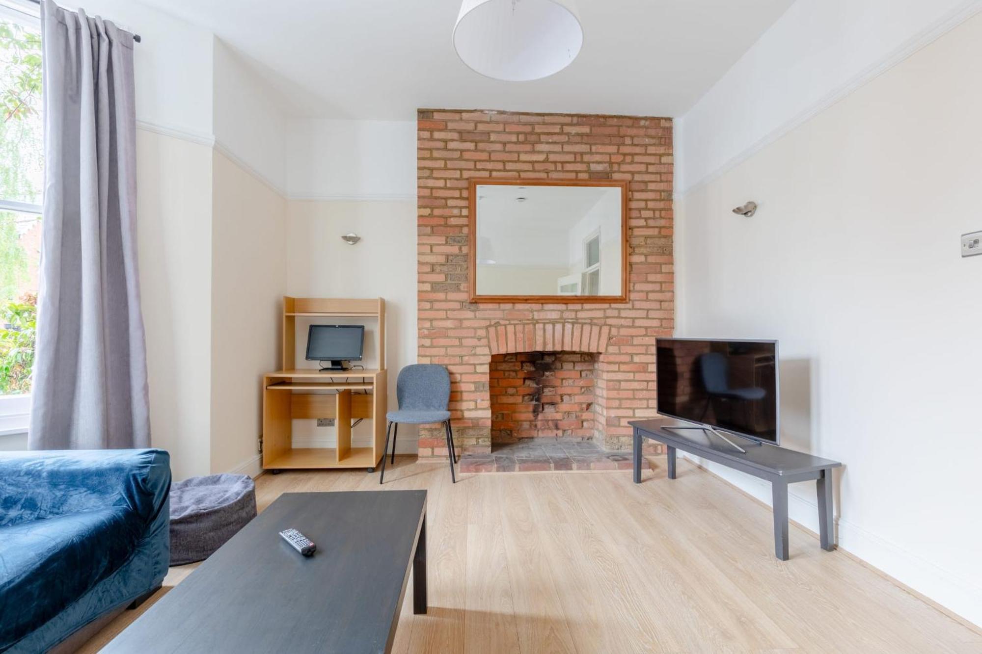 Roomy 3bd By Hampstead Heath!