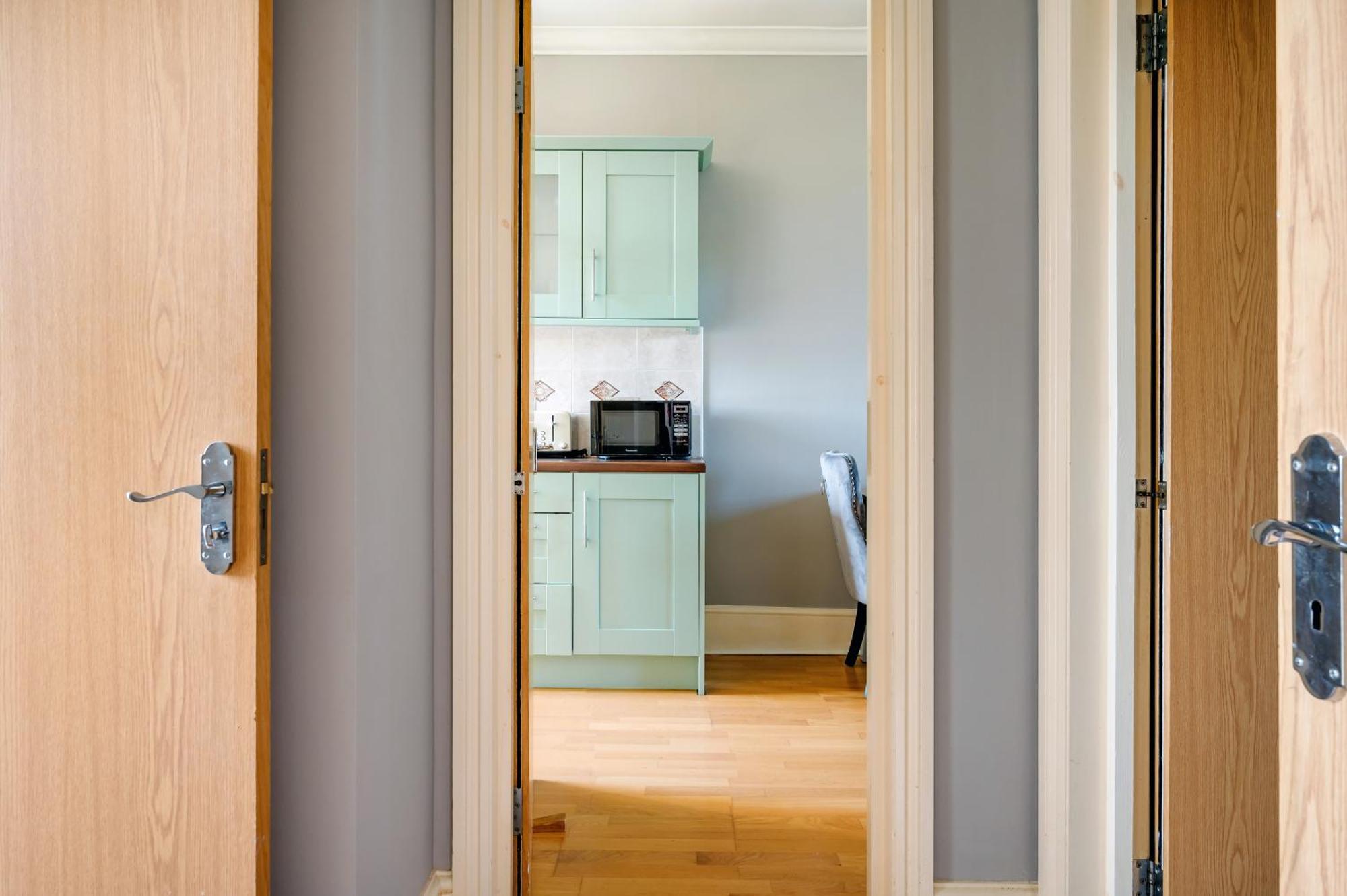 Large 1 Bedroom In Center Of Apartamento