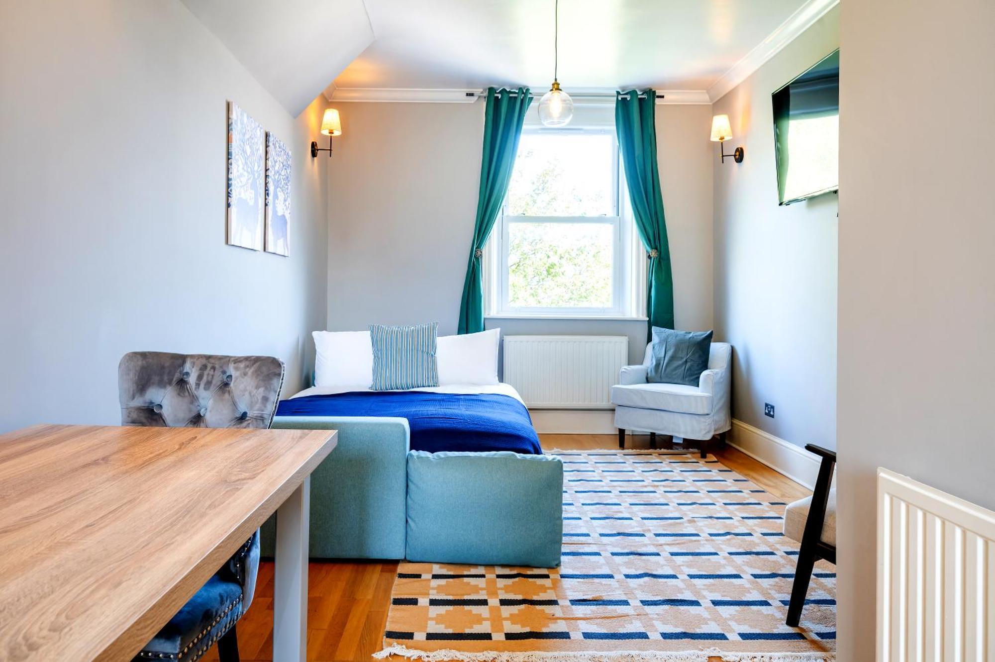 Large 1 Bedroom In Center Of Londres