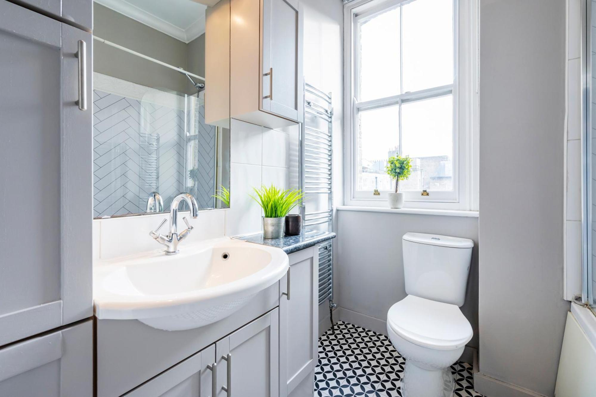Appartement Large 1 Bedroom In Center Of *