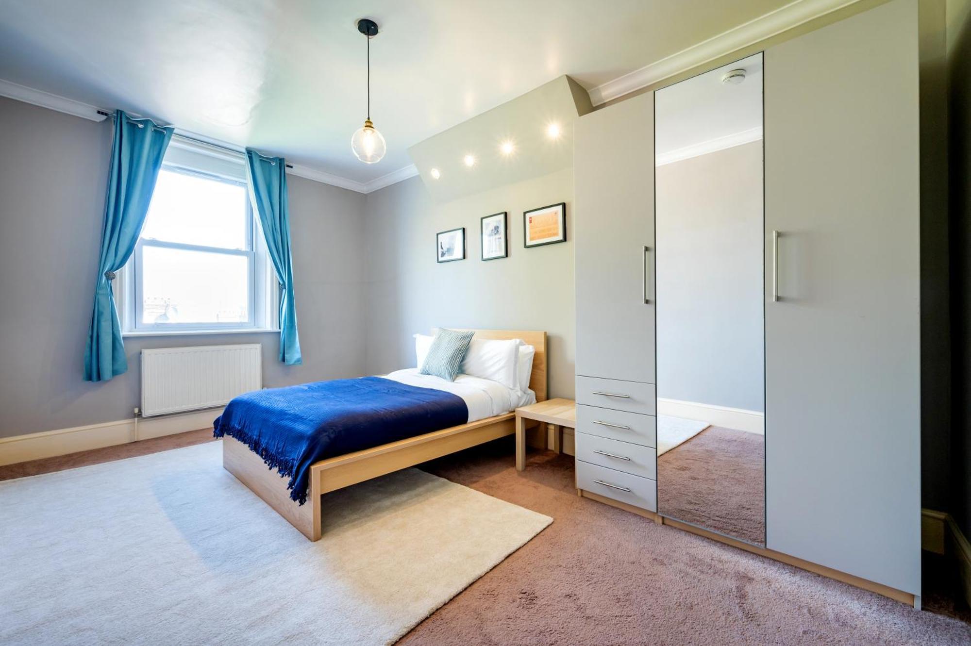 Apartment Large 1 Bedroom In Center Of London