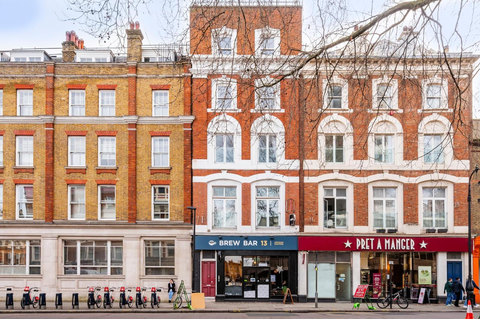 Large 1 Bedroom In Center Of *