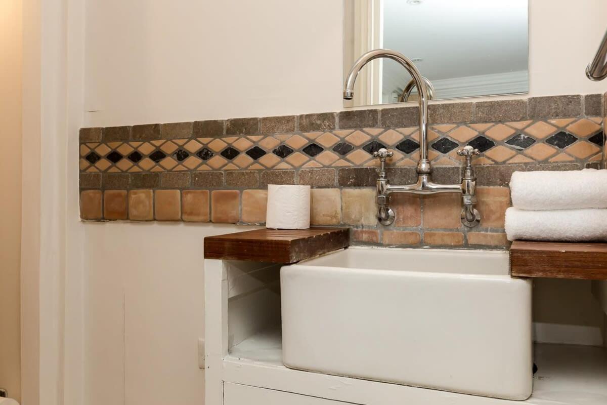 Hébergement de vacances Stunning 3br With Terrace In Knightsbridge *