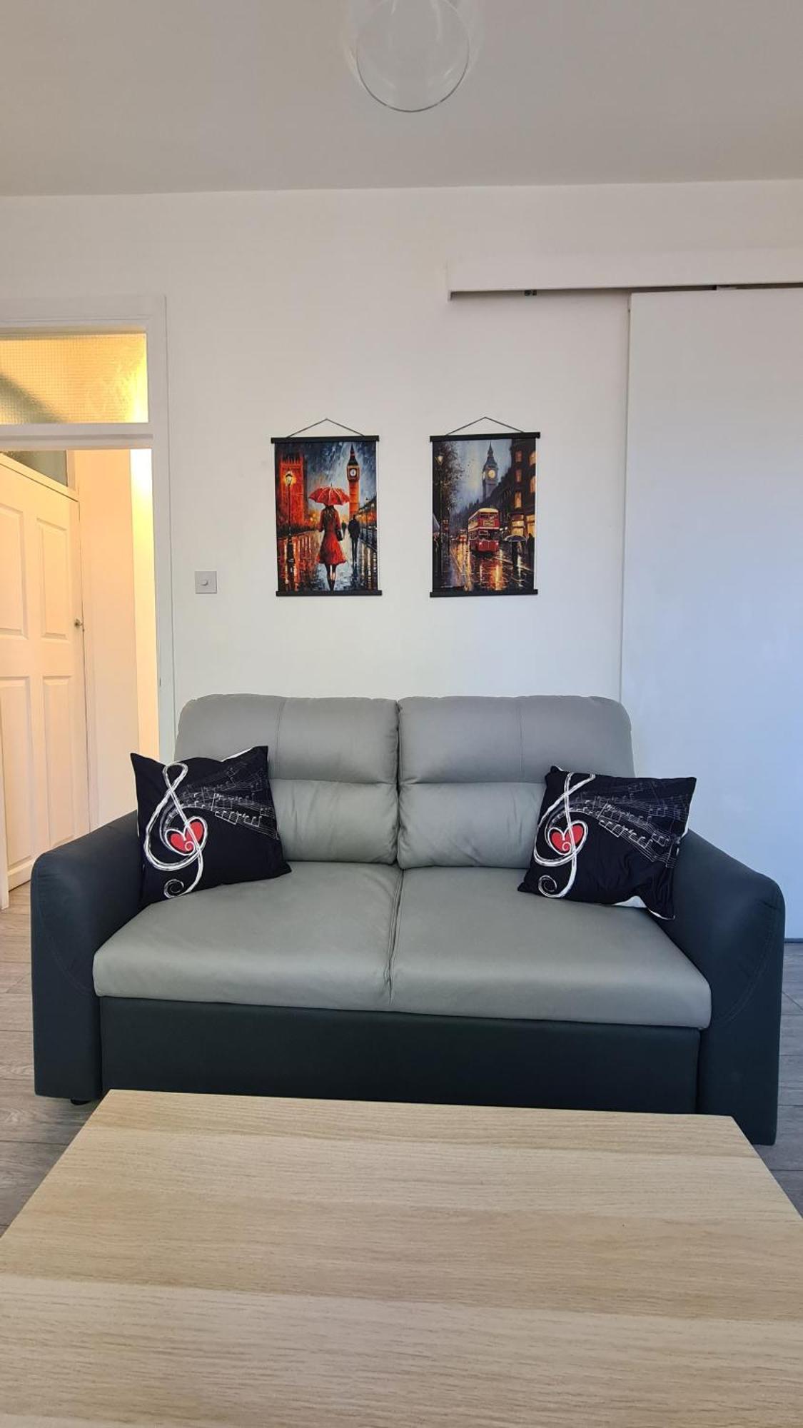 Apartment Beethoven St One Bedroom Flat - 3 Beds Up To 4 Adults *