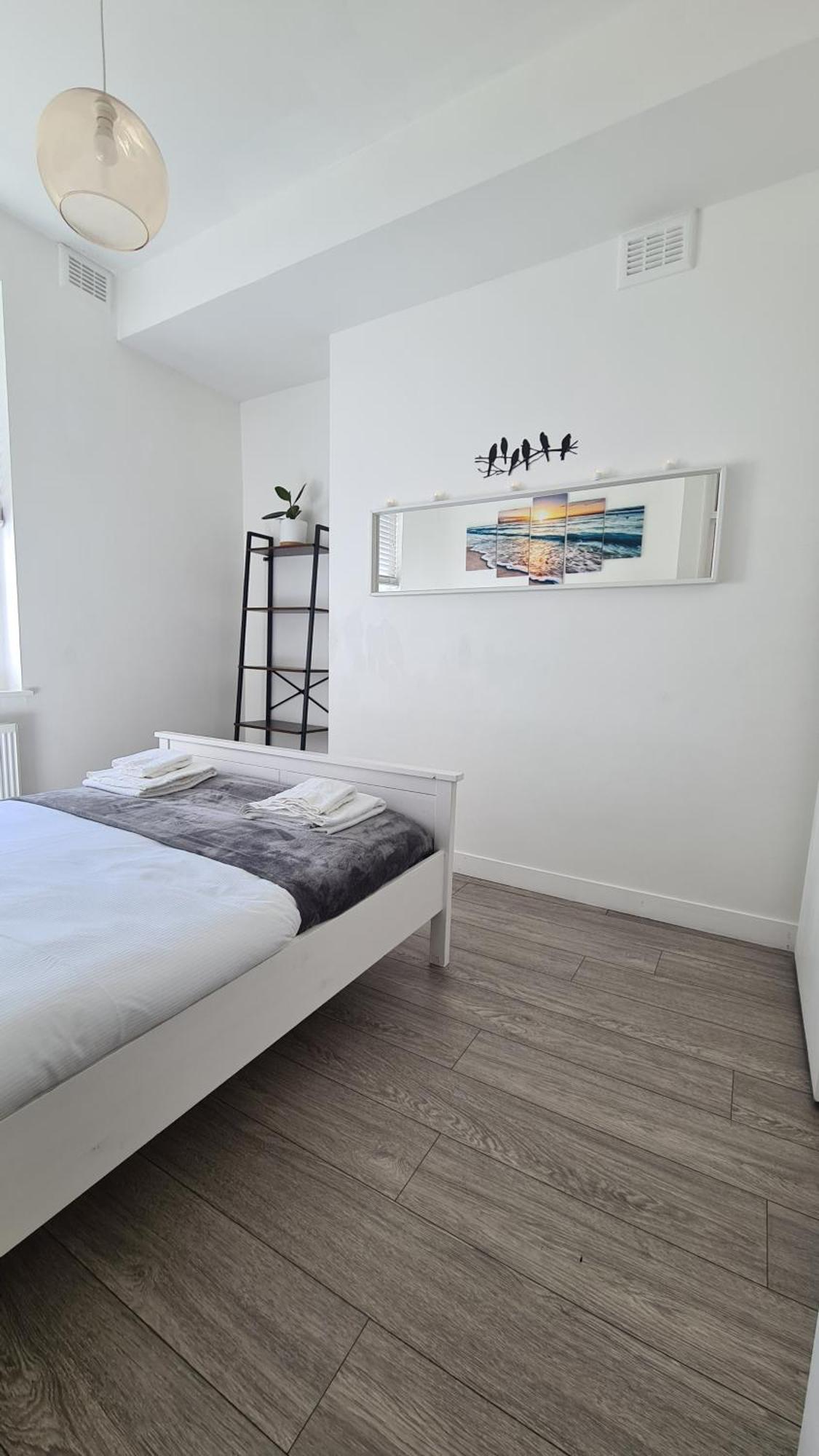 Apartment Beethoven St One Bedroom Flat - 3 Beds Up To 4 Adults London
