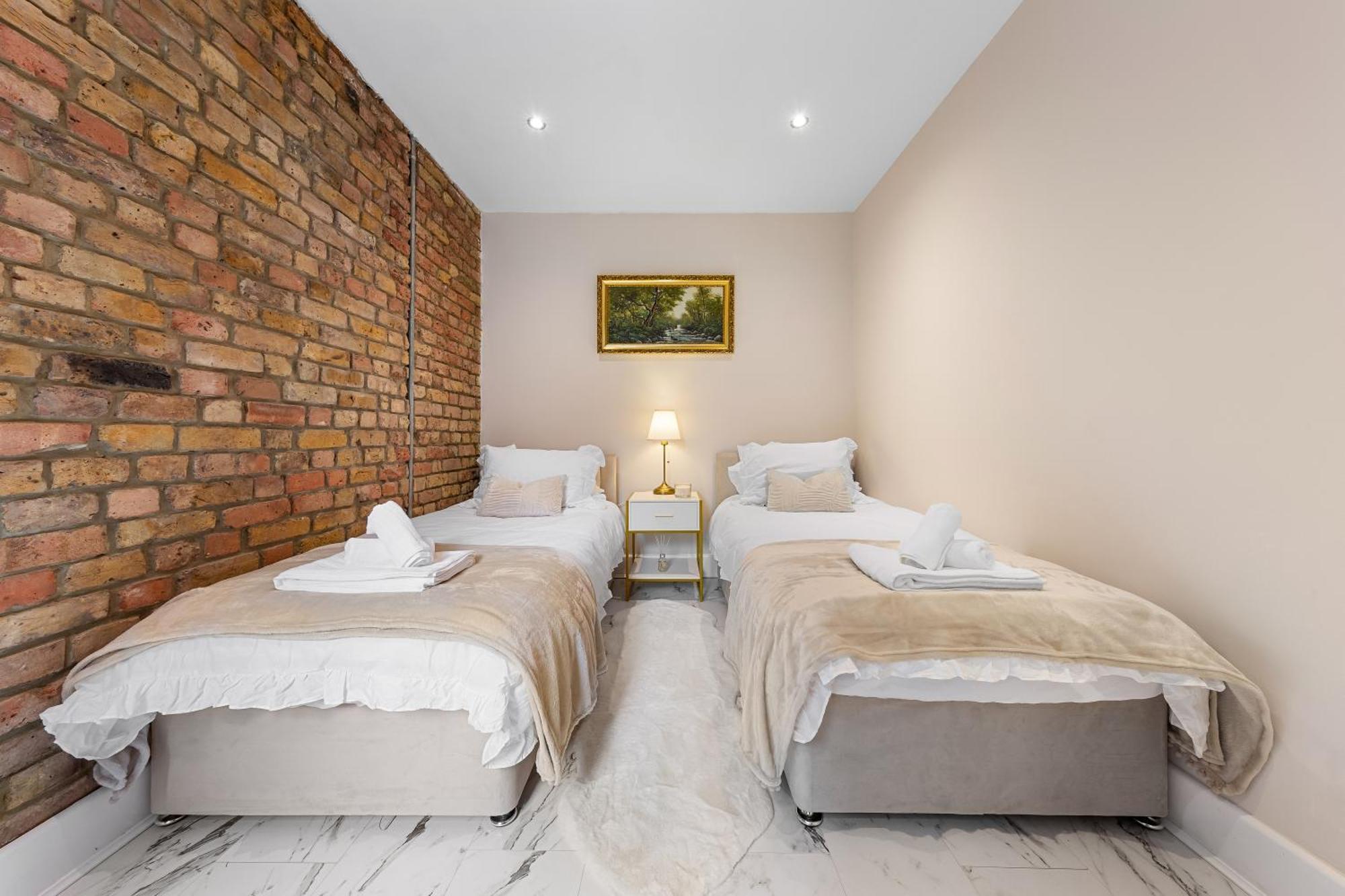 Appartement Elegant Oasis - 2 Bed - Garden - 65 Inch Tv & Netflix *