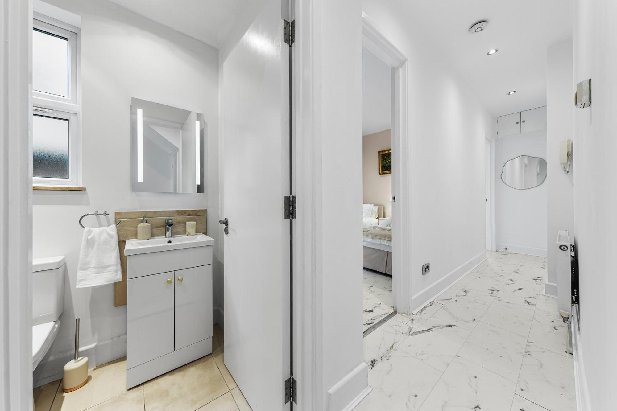 Appartement Elegant Oasis - 2 Bed - Garden - 65 Inch Tv & Netflix *