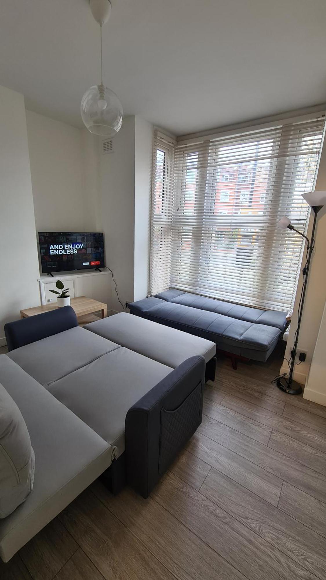 Beethoven St One Bedroom Flat - 3 Beds Up To 4 Adults Apartment
