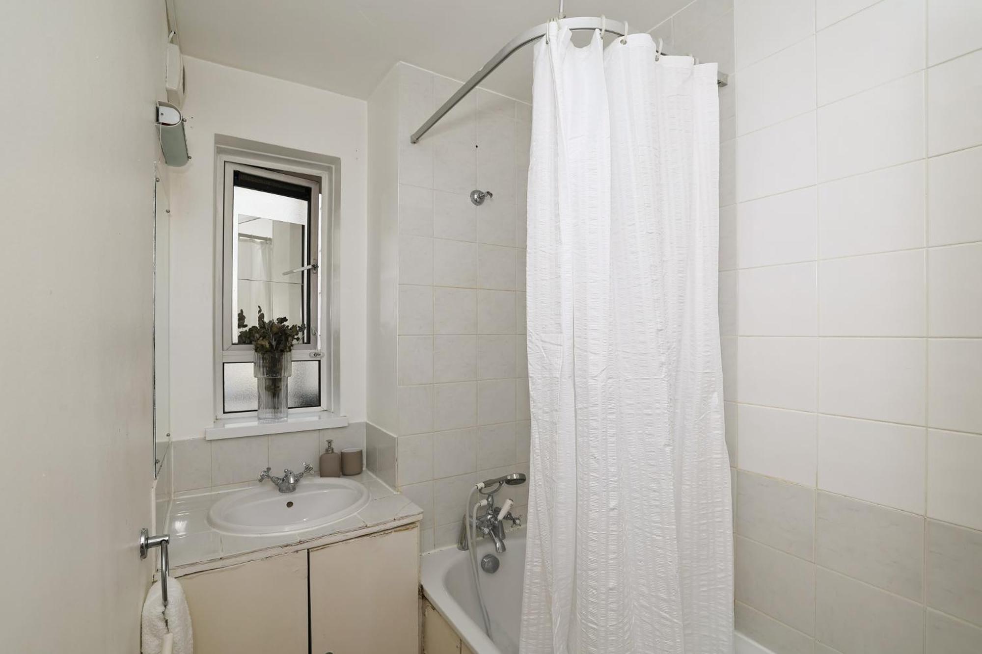 Spacious 2 Bedroom In Holborn * Londres