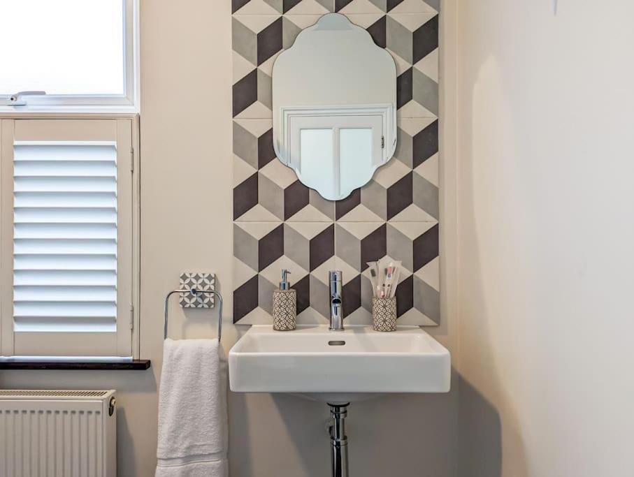 Apartamento Charming 3br In Trendy Tottenham Neighborhood *