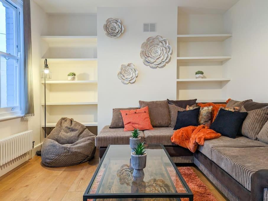 Charming 3br In Trendy Tottenham Neighborhood Londres