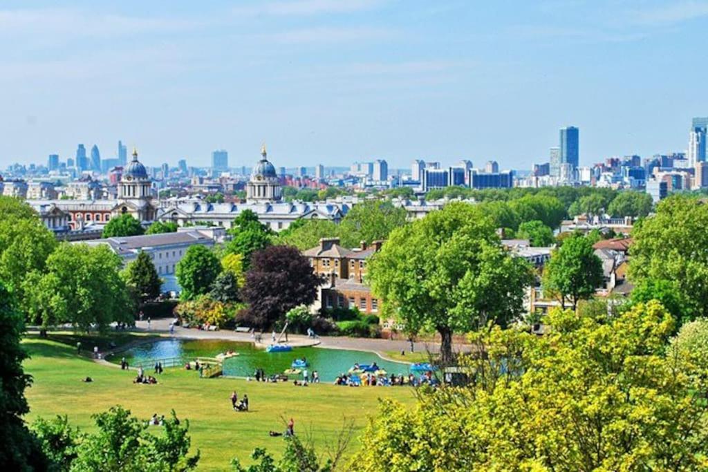 Self Contained 1 Bed Flat Next To Transport For Canary Wharf And Excel, O2 With Free Parking Londen