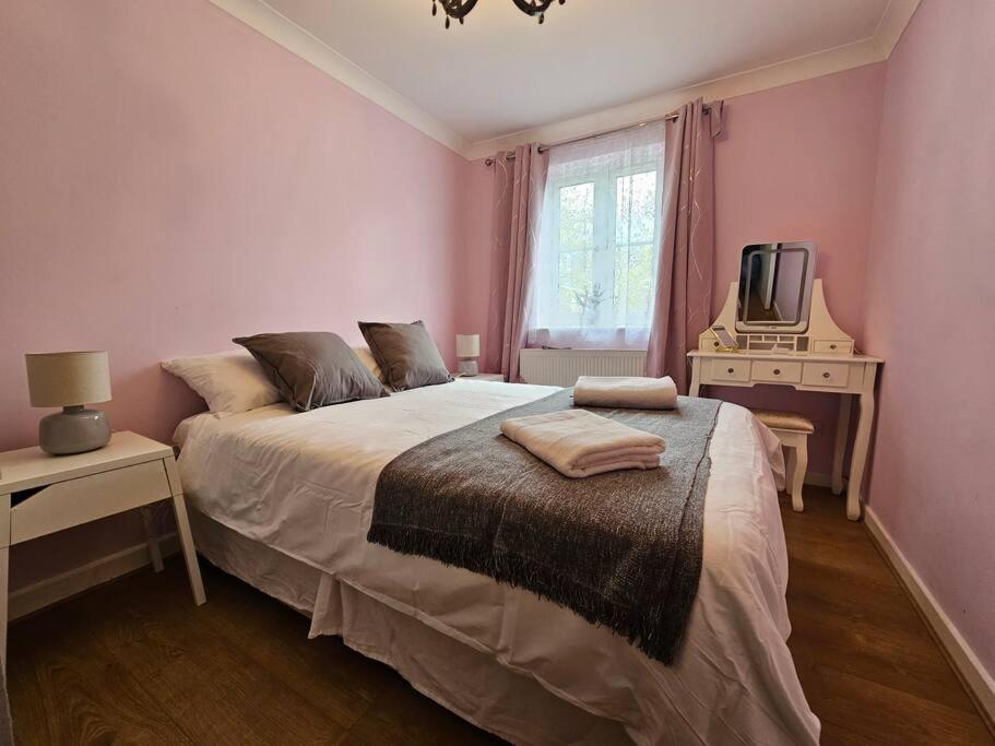 Lovely Flat Close To Shepherd's Bush Londen