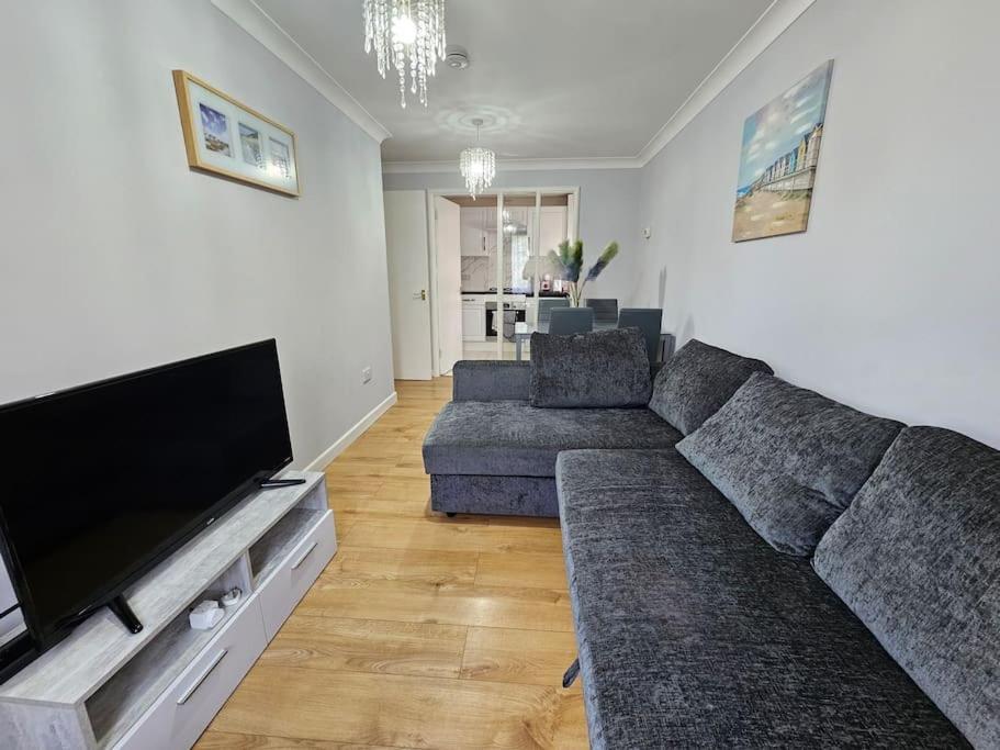 Lovely Flat Close To Shepherd's Bush Londen