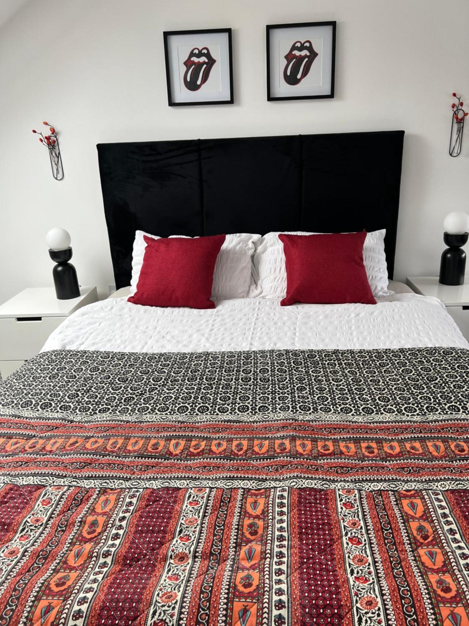 Comfortable - Only 6-mins Walk From Underground Station Hospedagem domiciliar Londres