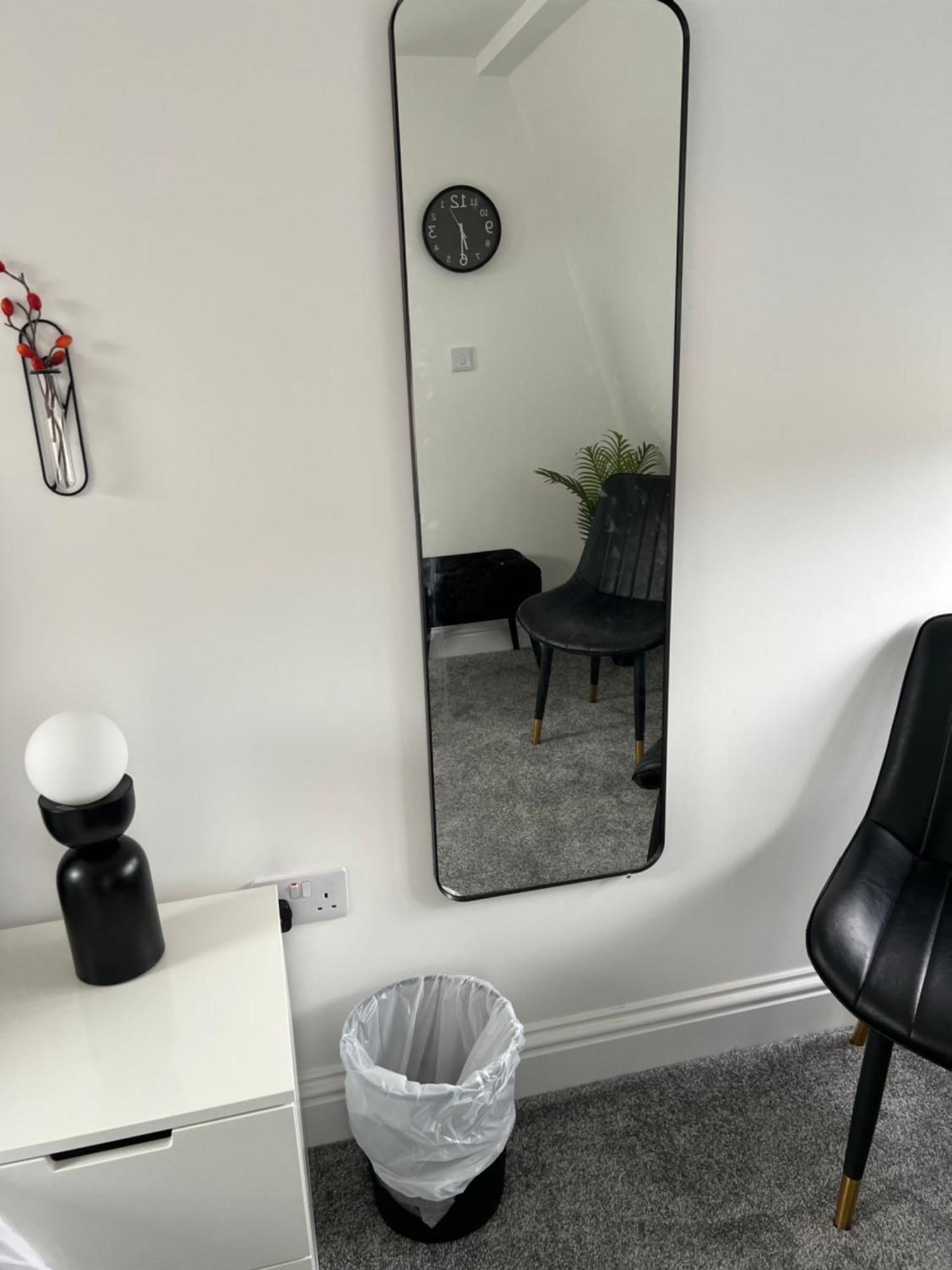 Comfortable - Only 6-mins Walk From Underground Station Accommodatie bij particulieren *