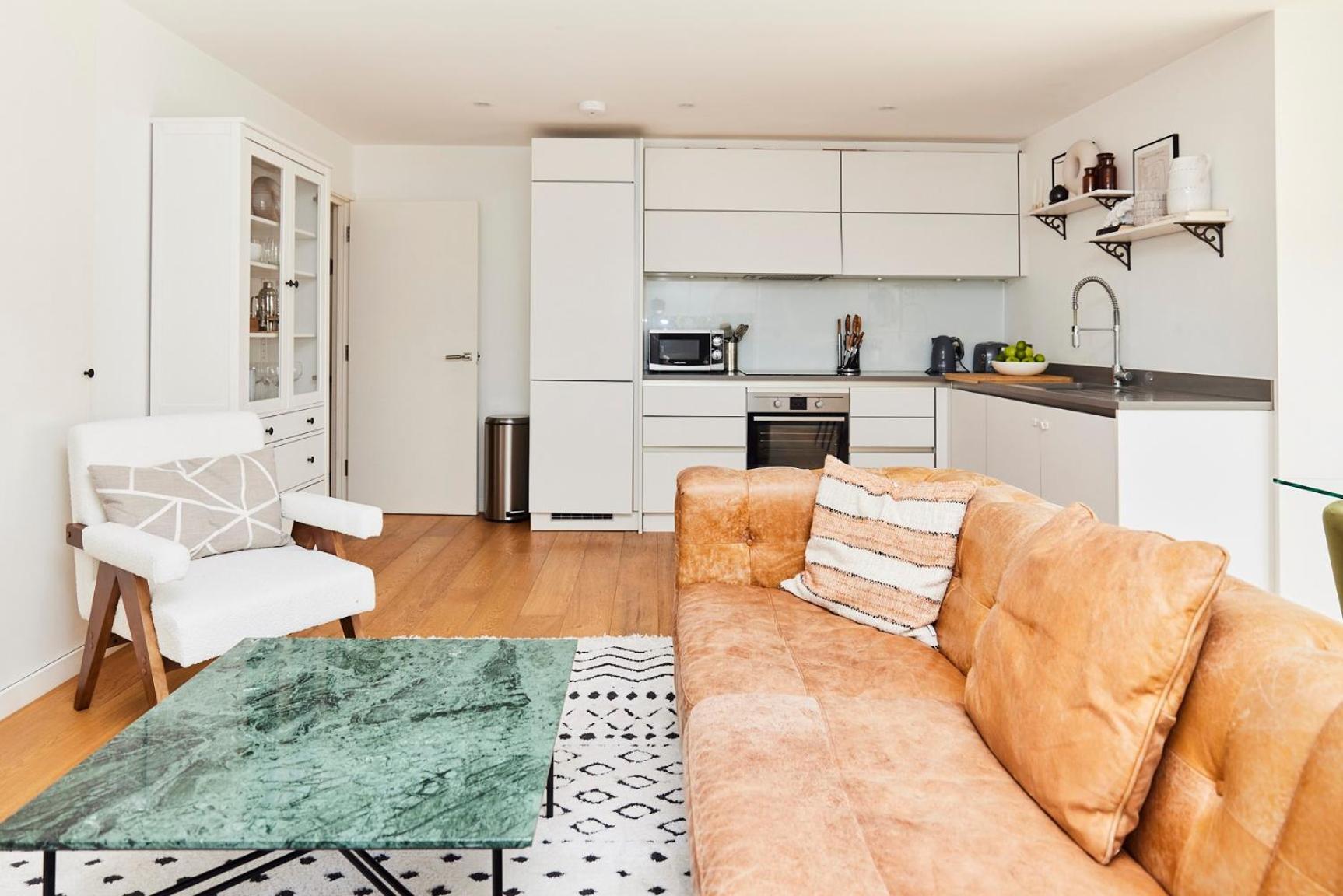 Appartement The Copenhagen Place - Enchanting 2bdr Flat With Balcony Londen