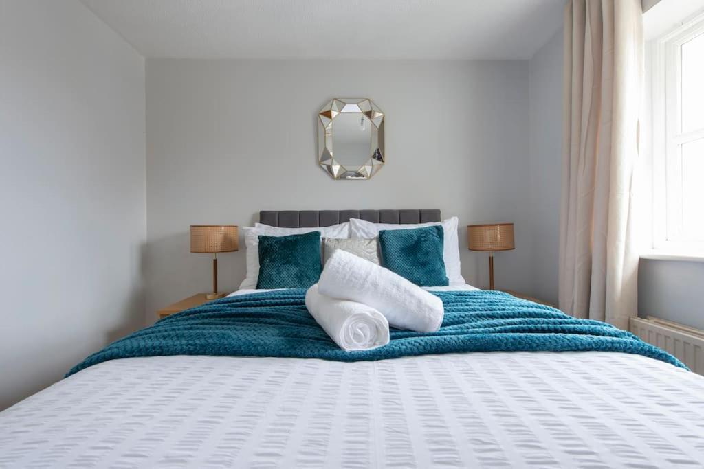Lovely 2 Bedroom With River & View Apartment London