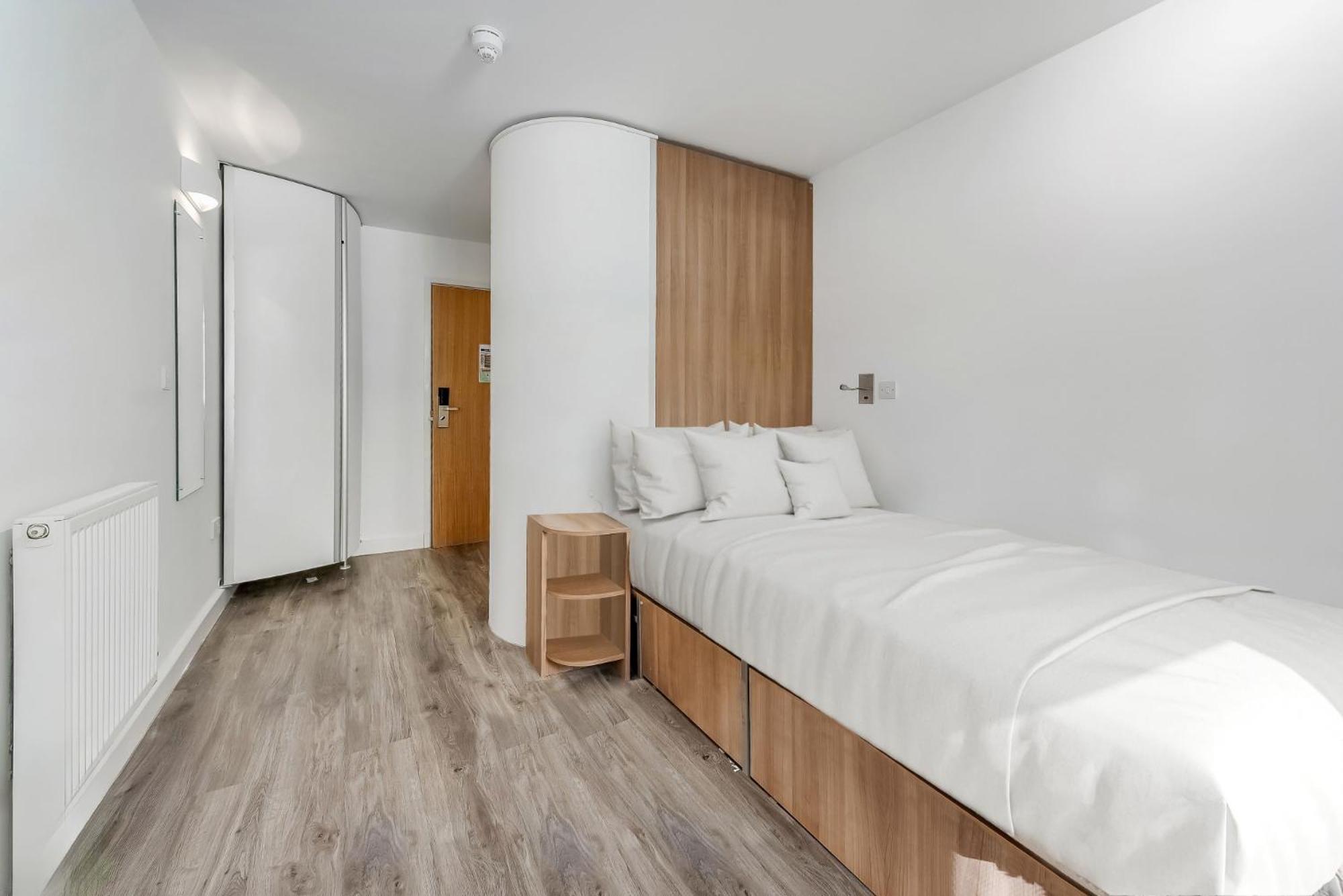 Modern And Private Bedrooms With Shared Kitchen At Chapter Islington In For Students Only * Londres
