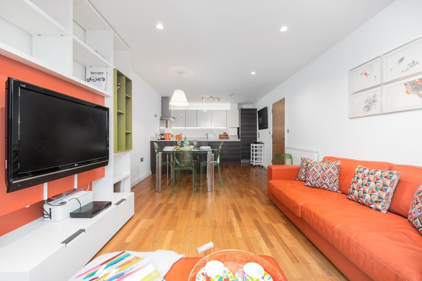 Two Bedroom Flat With Balcony In Central Wimbledon