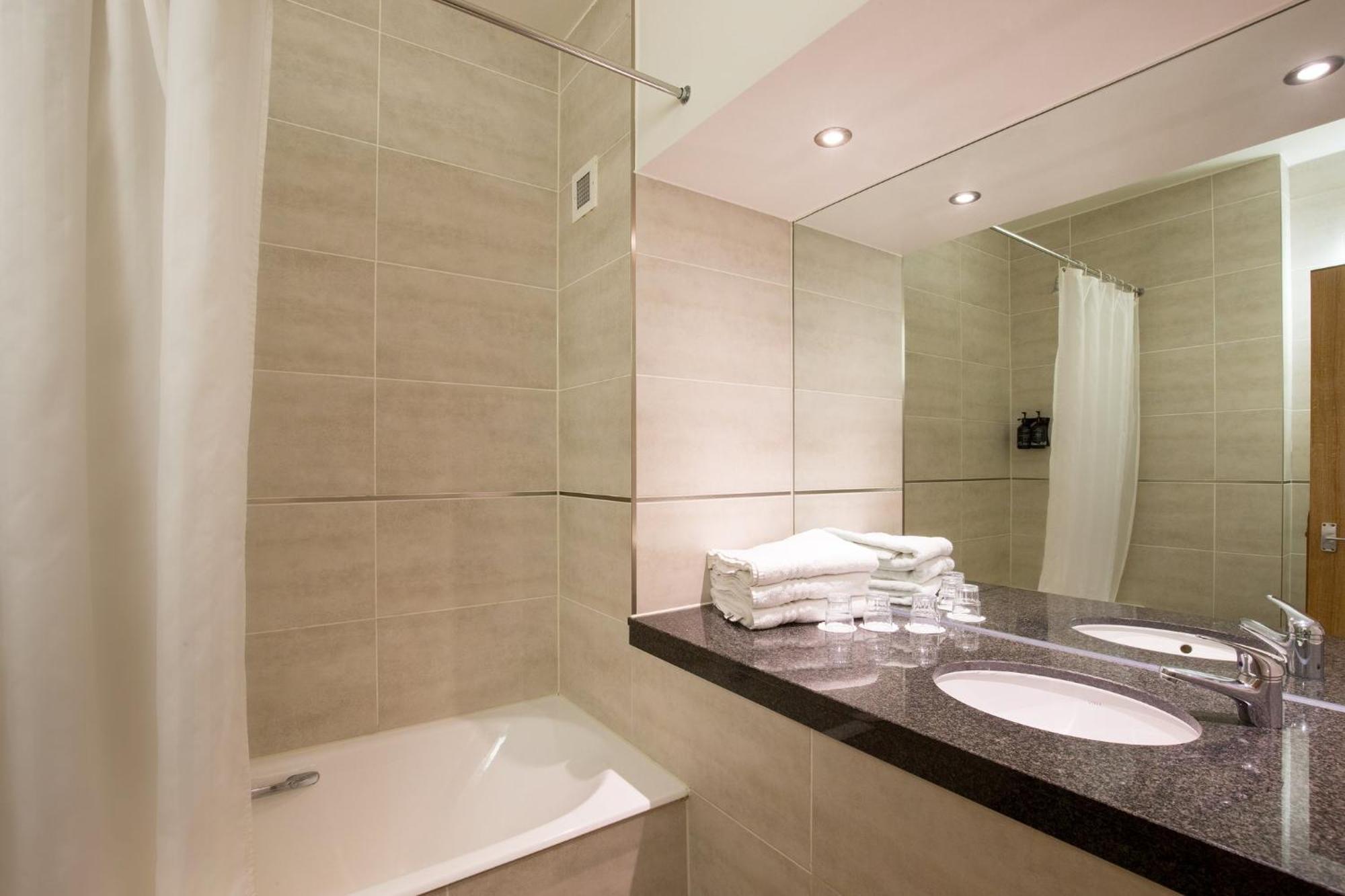 Hotel Royal National 3*