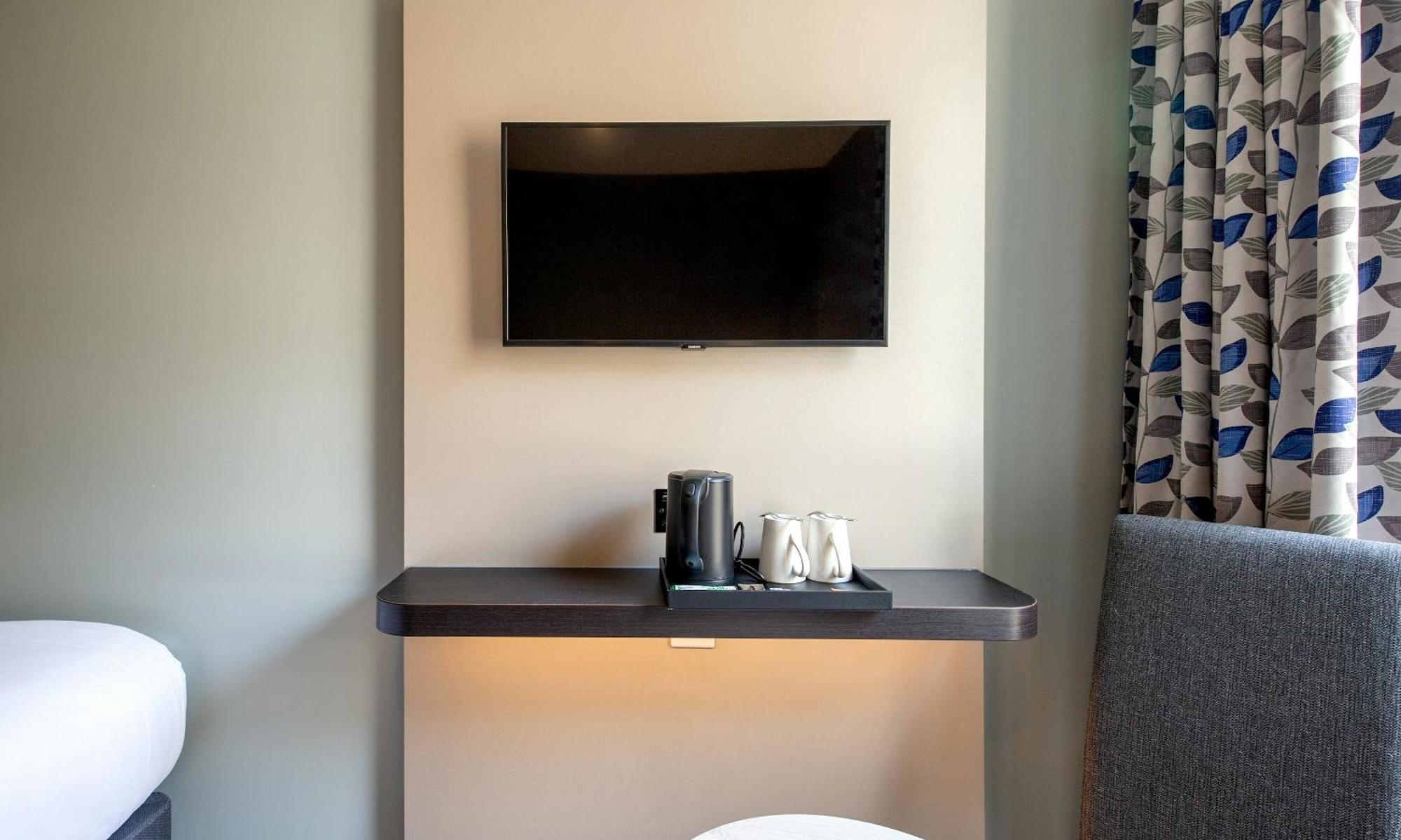 Royal National Hotel 3*