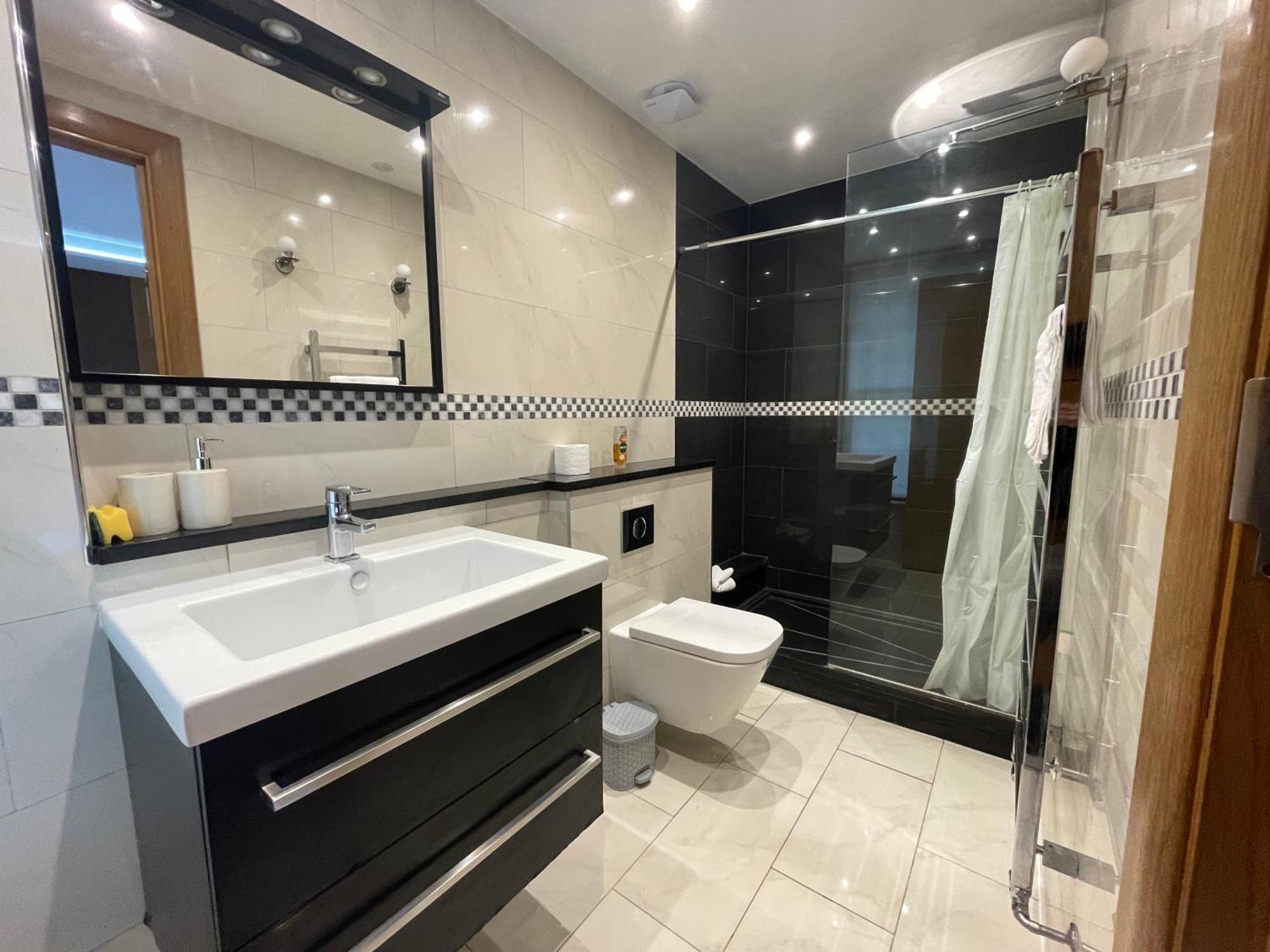 Luxe - Hyde Park - 2bed 3bath A/c + Lift Apartamento *