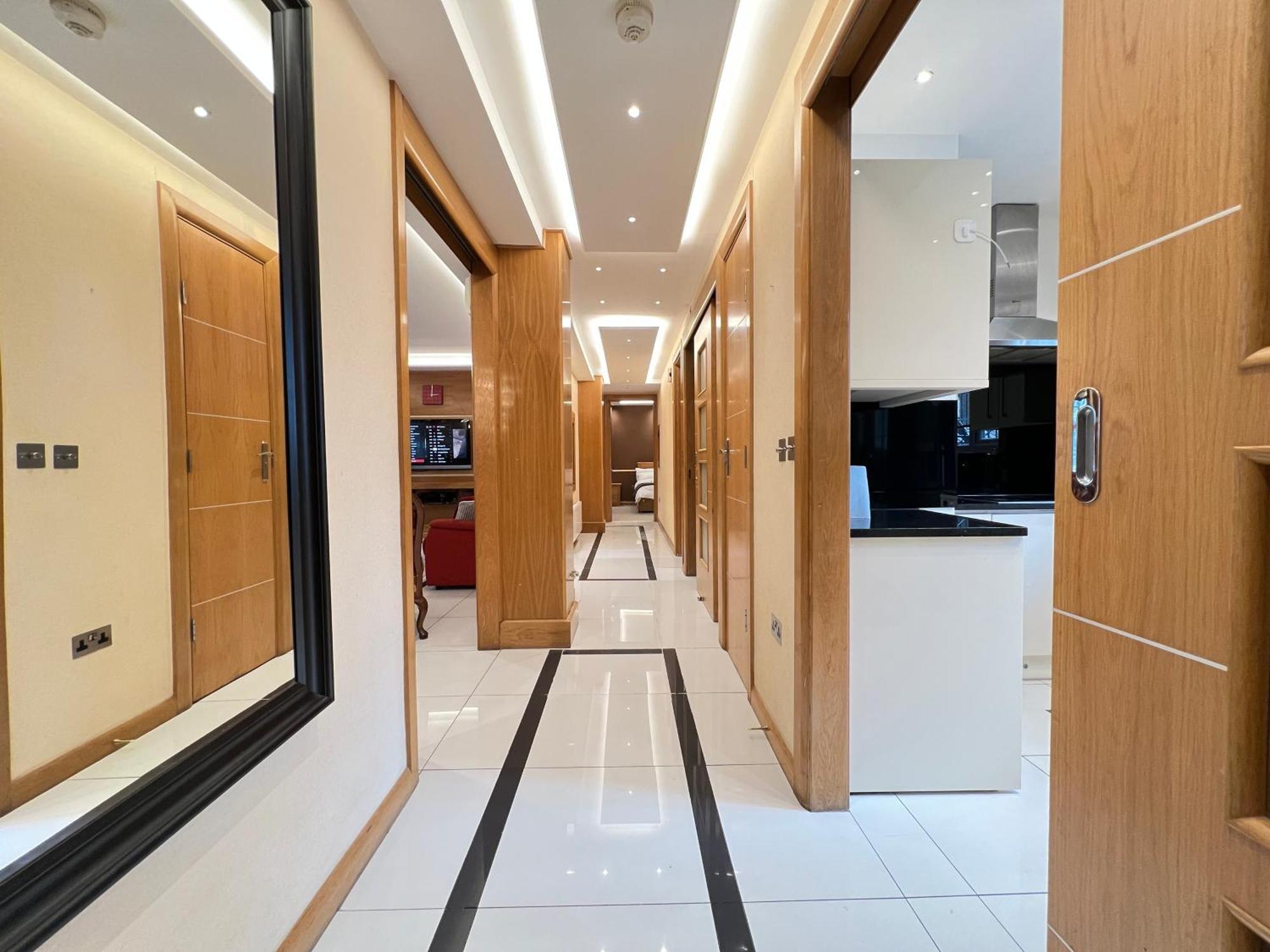 Luxe - Hyde Park - 2bed 3bath A/c + Lift Apartamento