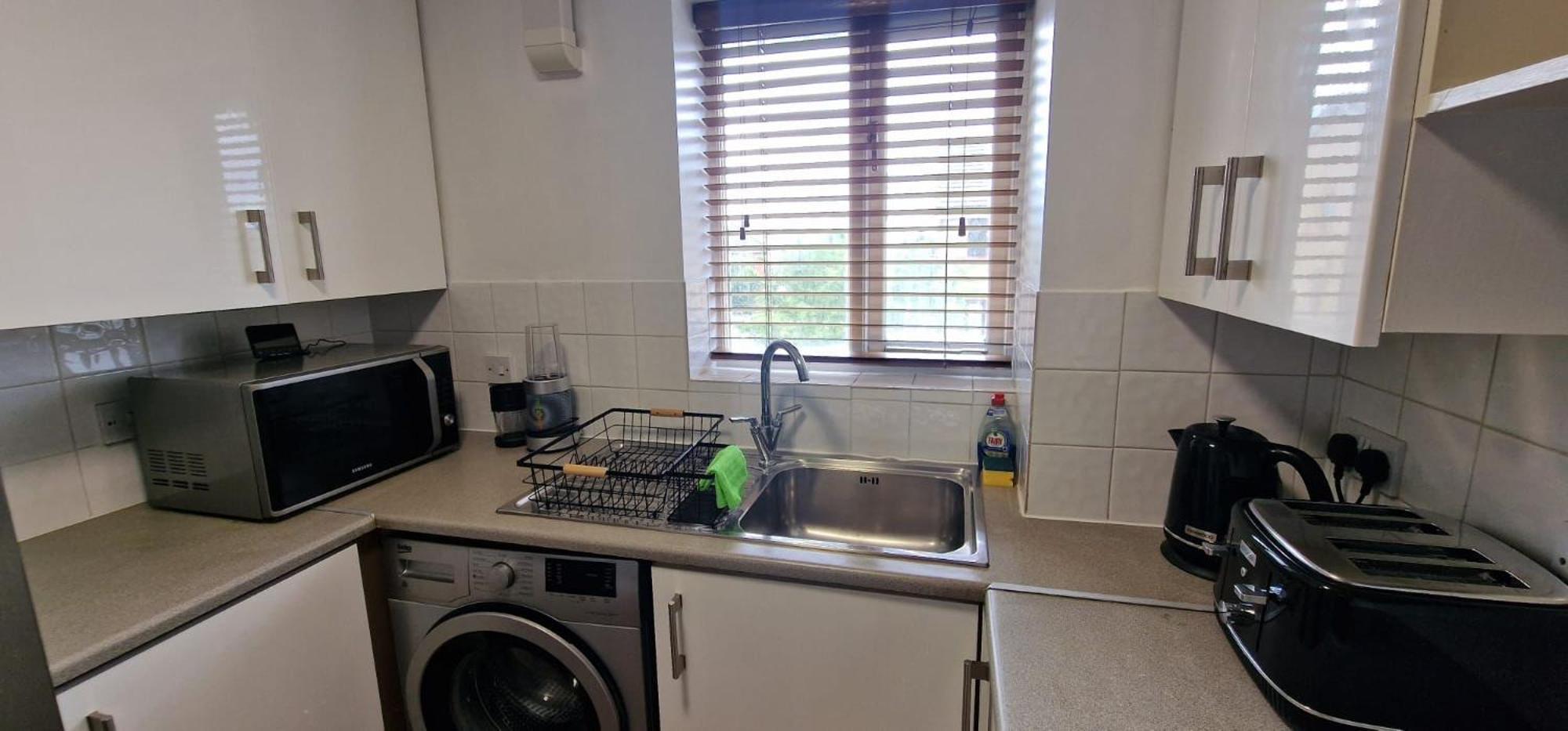 Modern 2 Bedroom Appartement *
