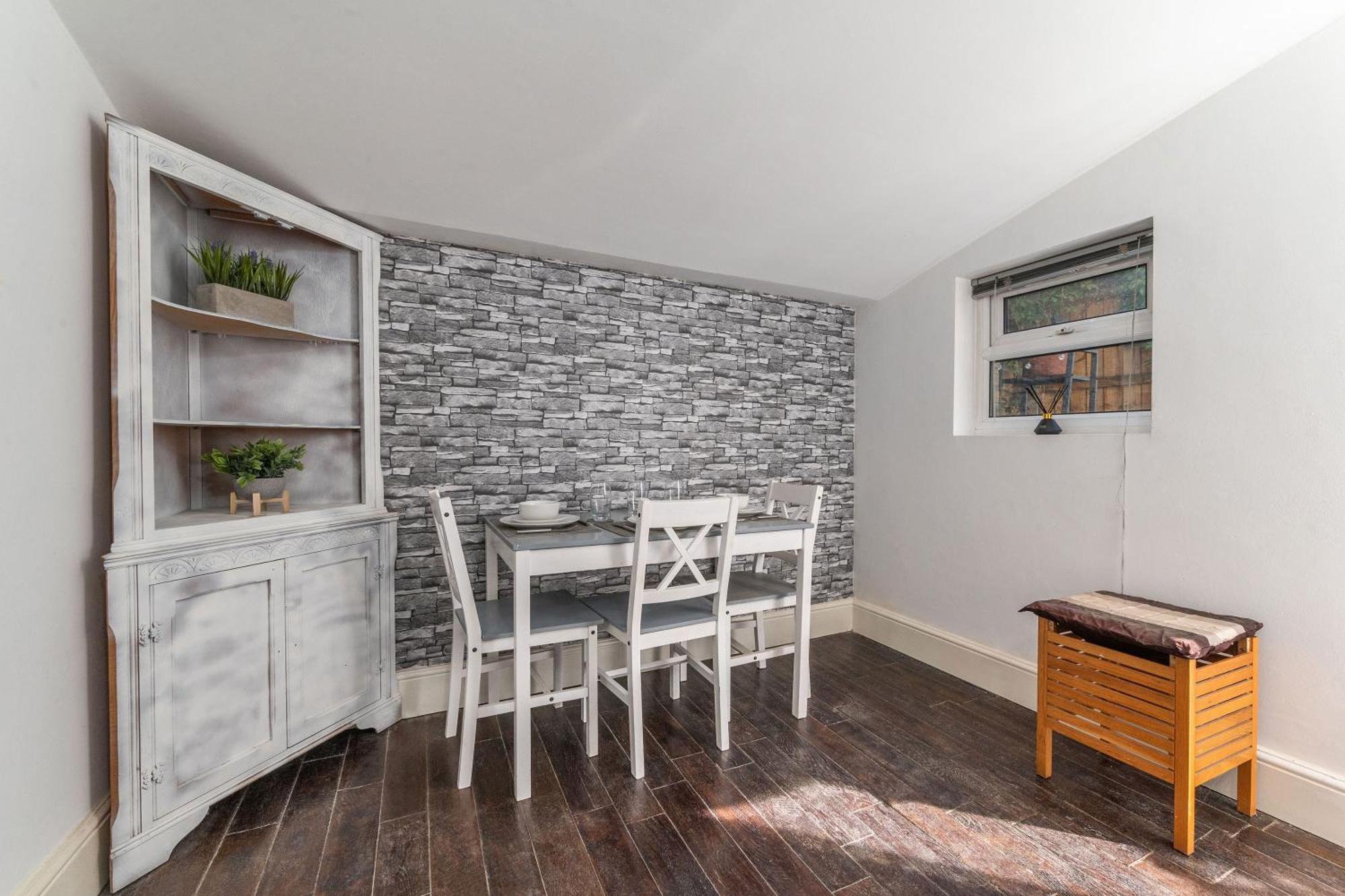 Apartamento Stylish By Eye With A Small Garden *