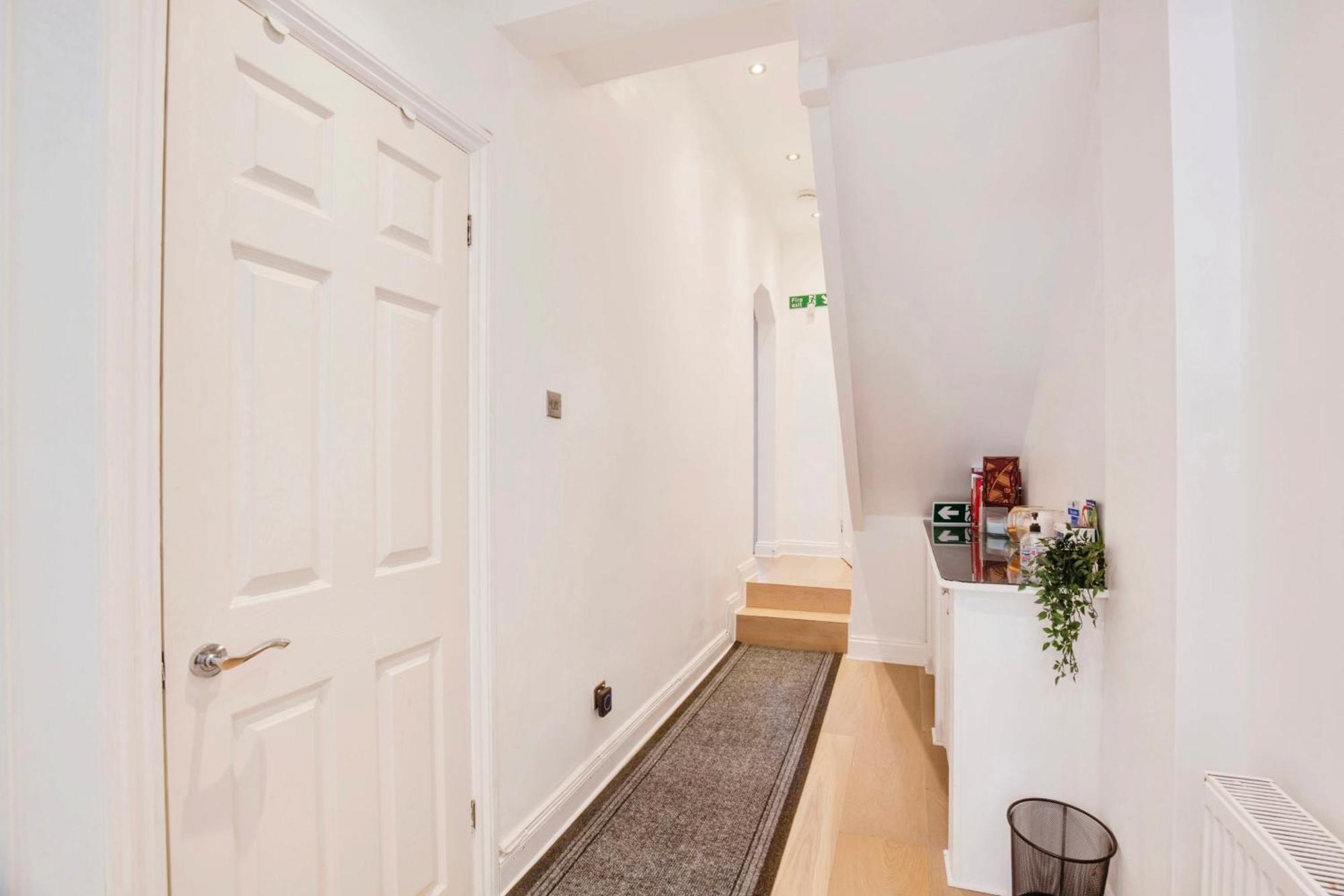 Lovely 2 Bedroom Ground Floor Flat With Garden. Appartement