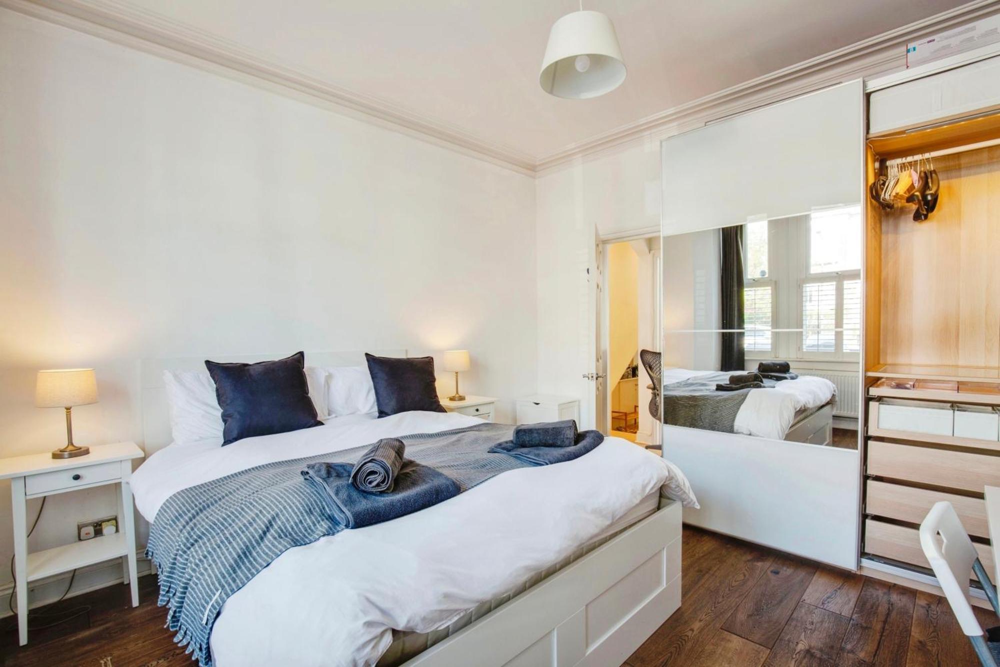 Lovely 2 Bedroom Ground Floor Flat With Garden. Appartement *