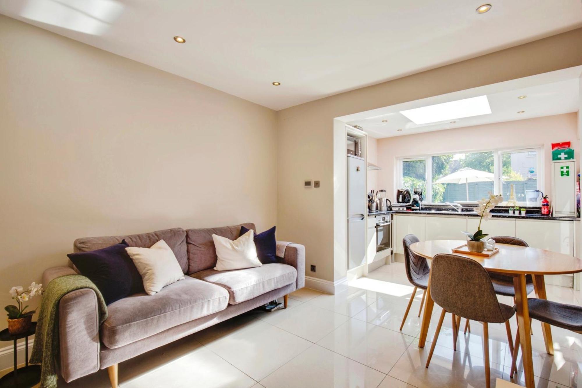 Appartement Lovely 2 Bedroom Ground Floor Flat With Garden. Londres