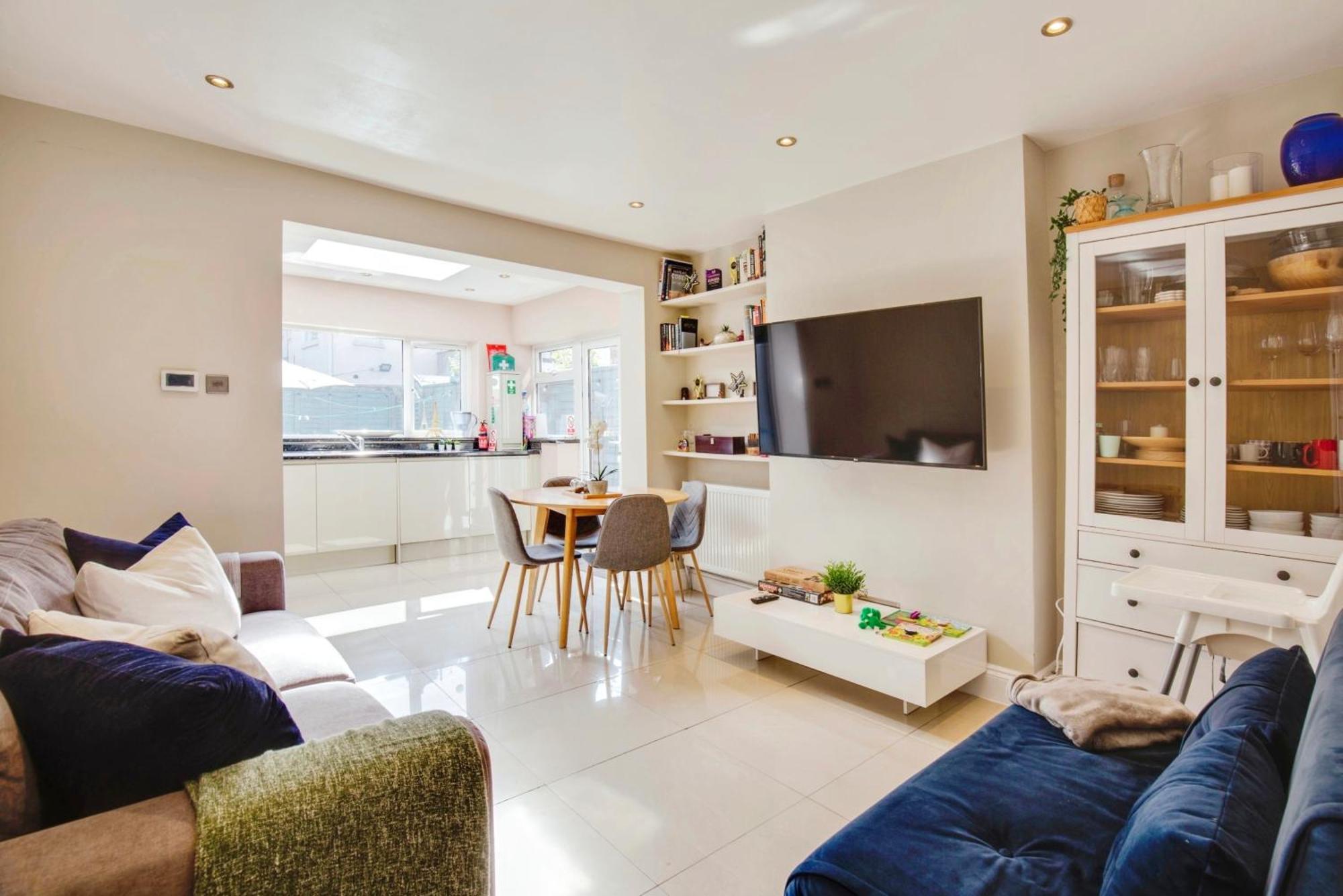 Lovely 2 Bedroom Ground Floor Flat With Garden. Londres