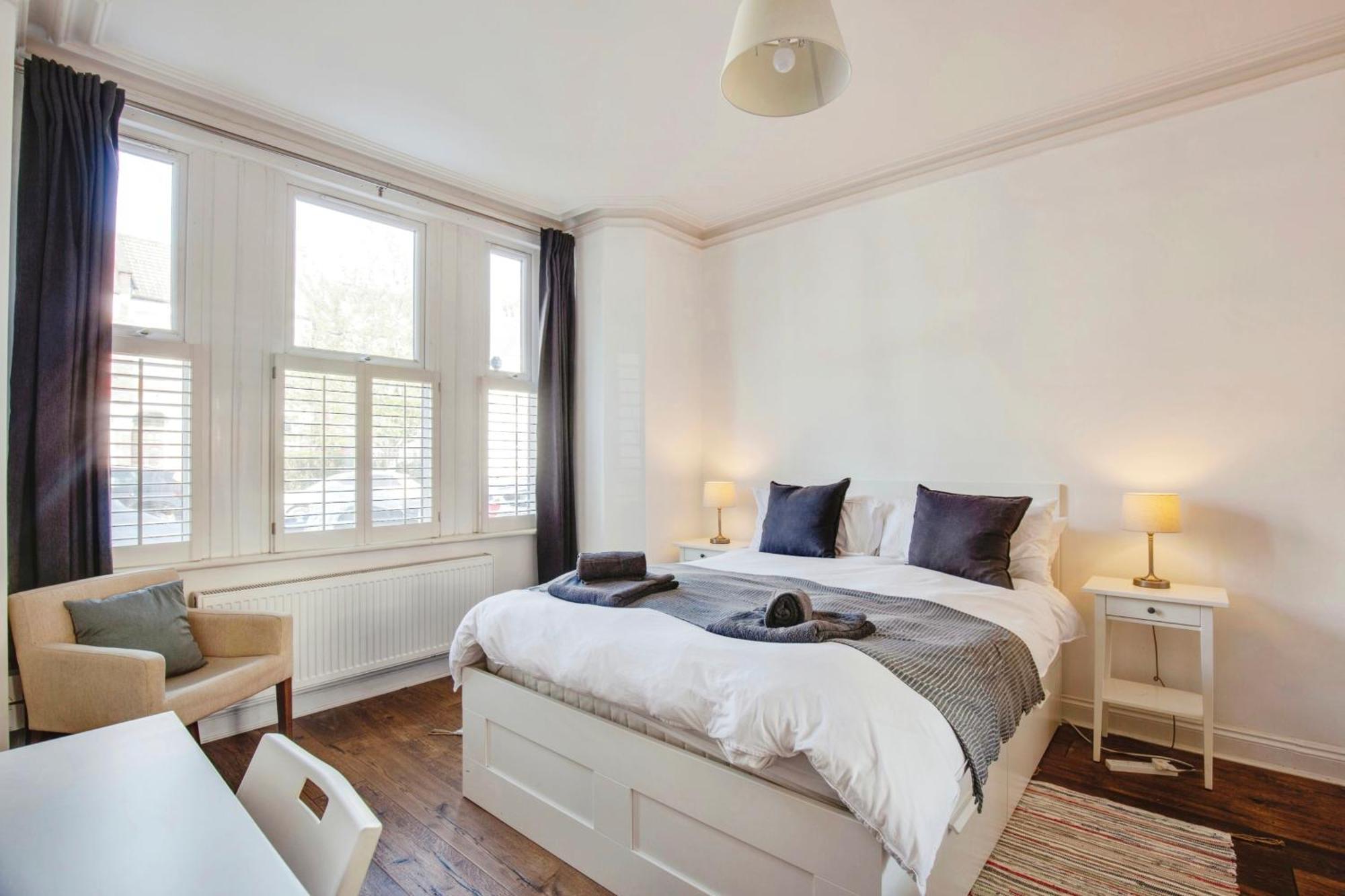 Appartement Lovely 2 Bedroom Ground Floor Flat With Garden. Londres