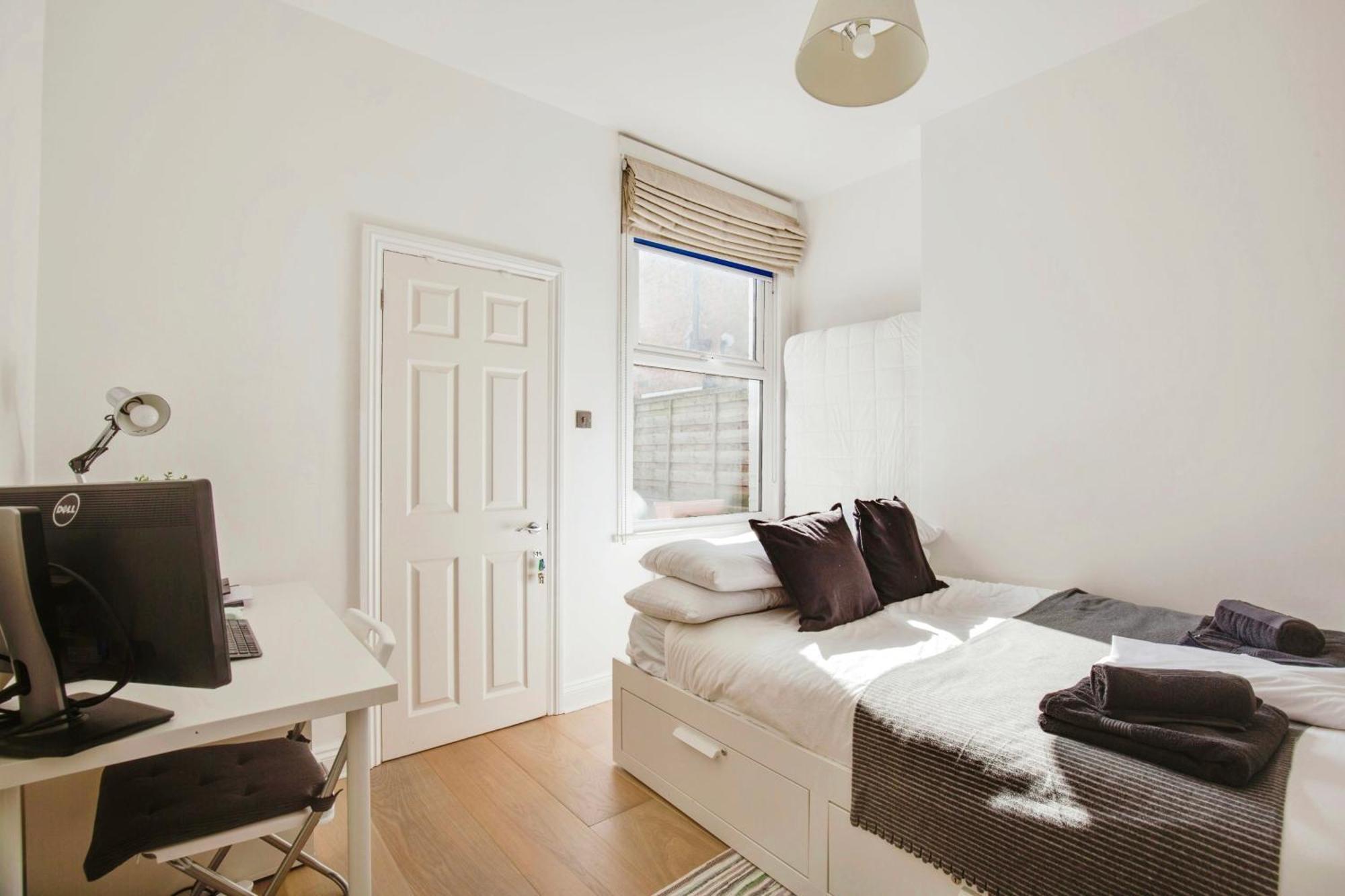 Appartement Lovely 2 Bedroom Ground Floor Flat With Garden. *