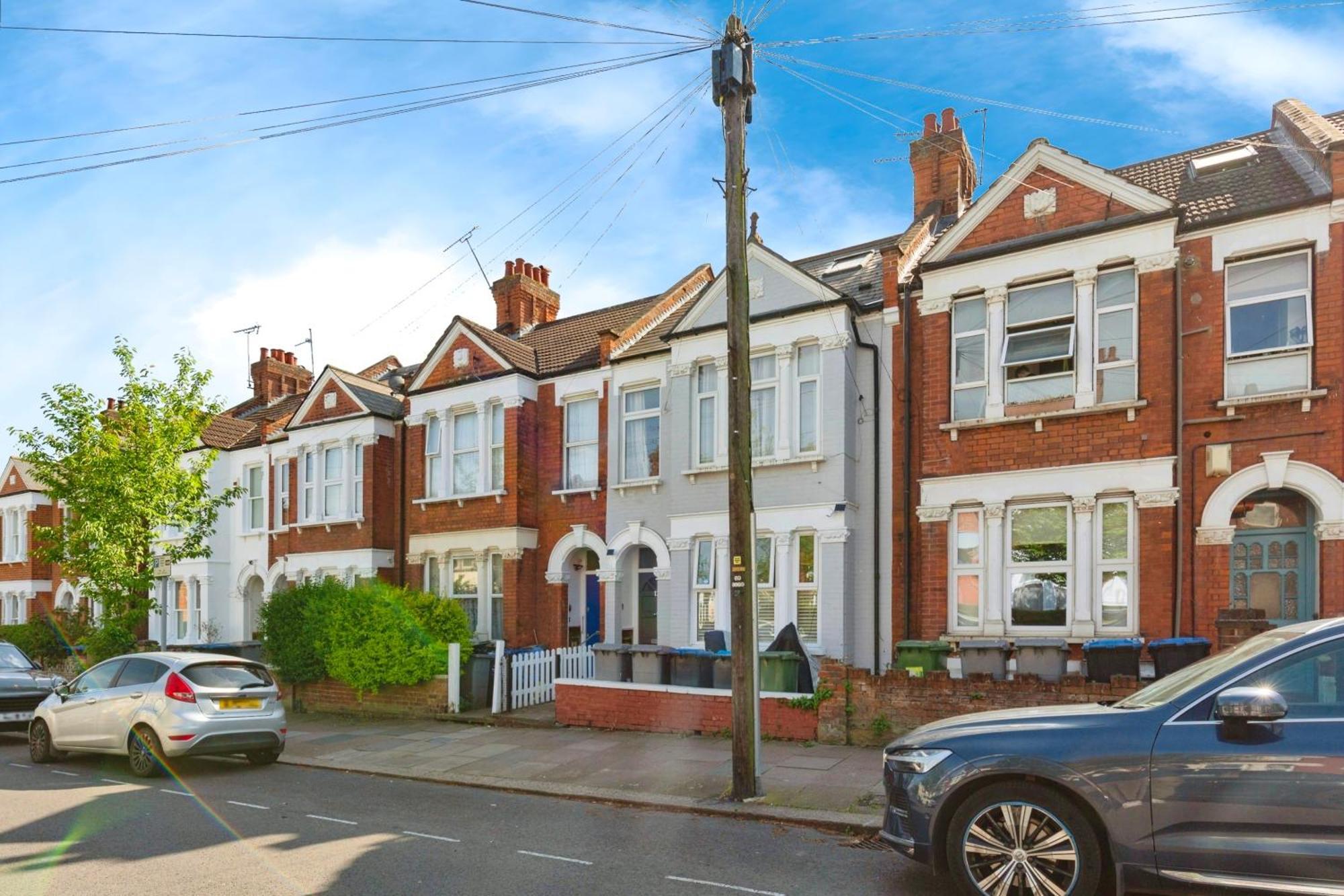 Appartement Lovely 2 Bedroom Ground Floor Flat With Garden. *