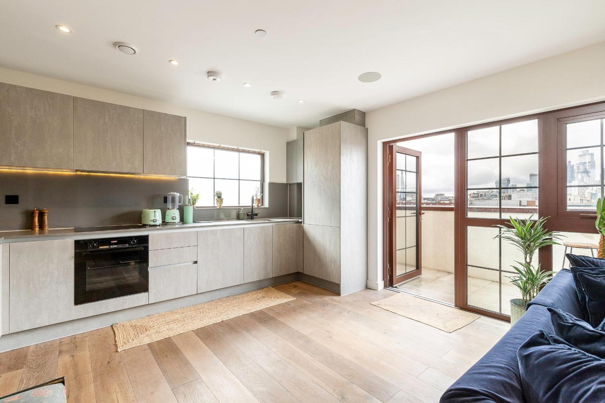 View Spacious 2 Bedroom Penthouse Apartamento
