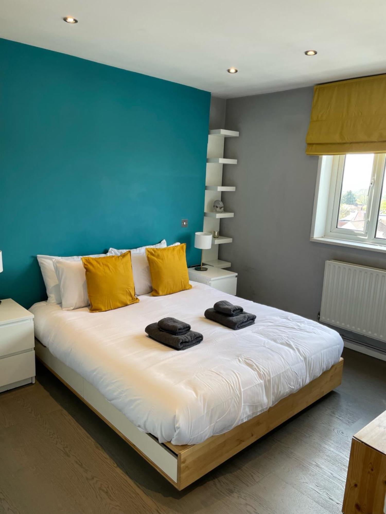 Floor 1 Bedroom With Views Over Apartment
