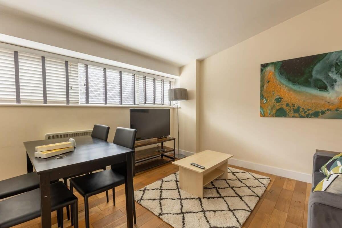 Lovely 1 Bed Attic In Brixton Apartment London