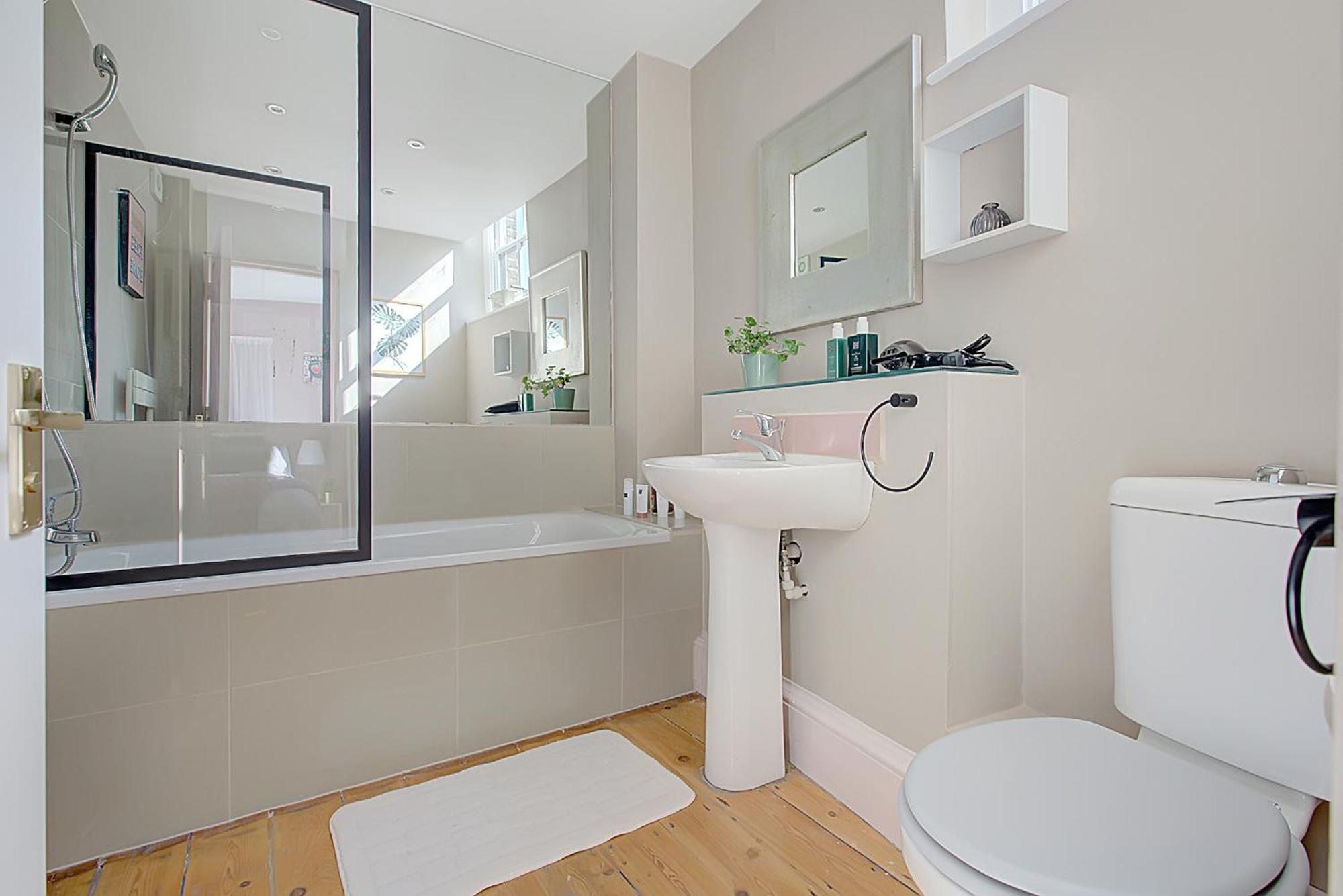 Old Street Iconic Warehouse Style 4 Bedroom 2 Bath House Prime Location Apartment London