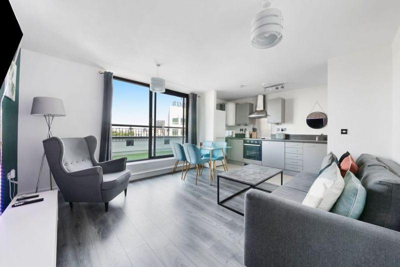 Apartamento Penthouse W/ Hot Tub Near Stratford, Westfield Londres