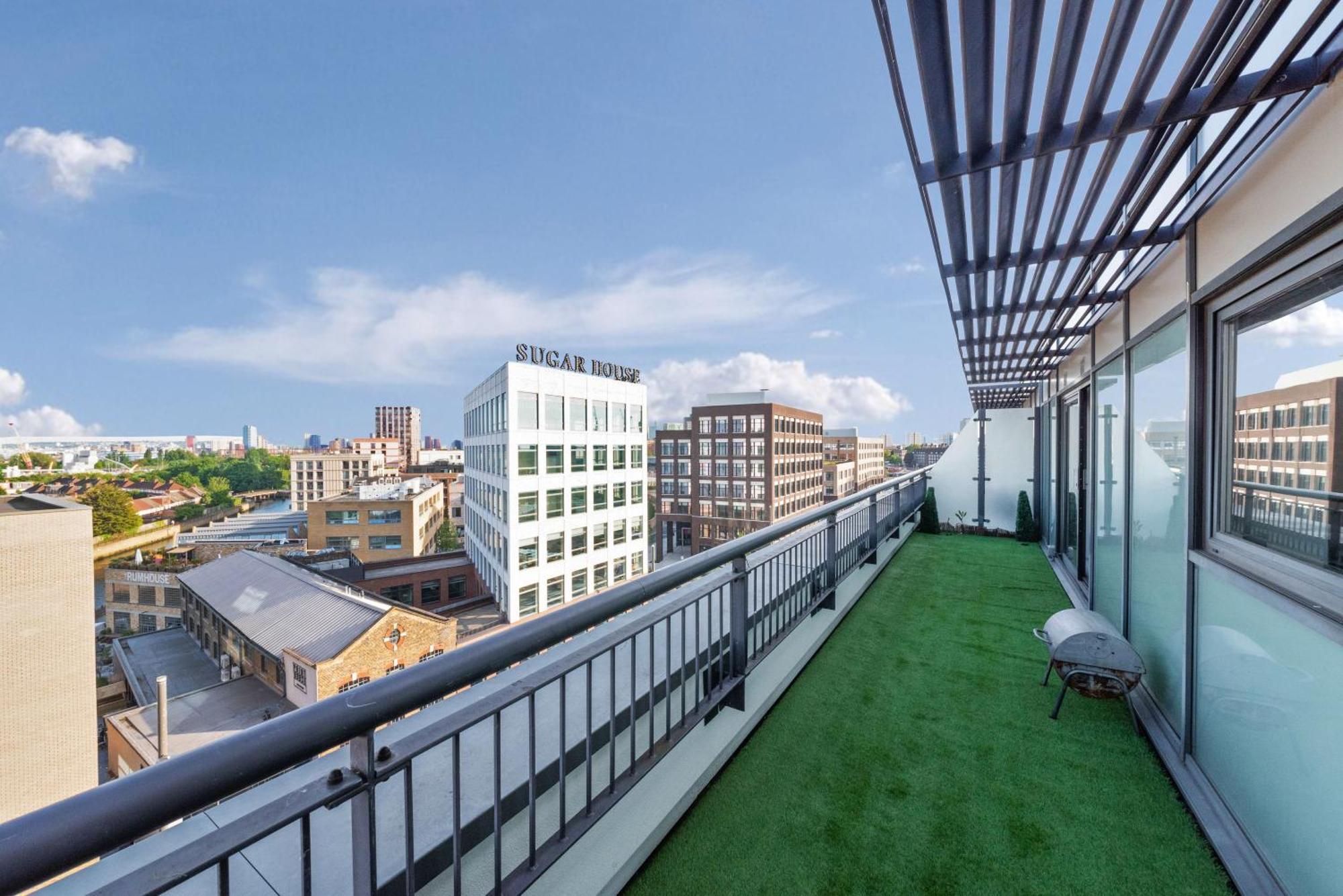 Penthouse W/ Hot Tub Near Stratford, Westfield Apartamento *