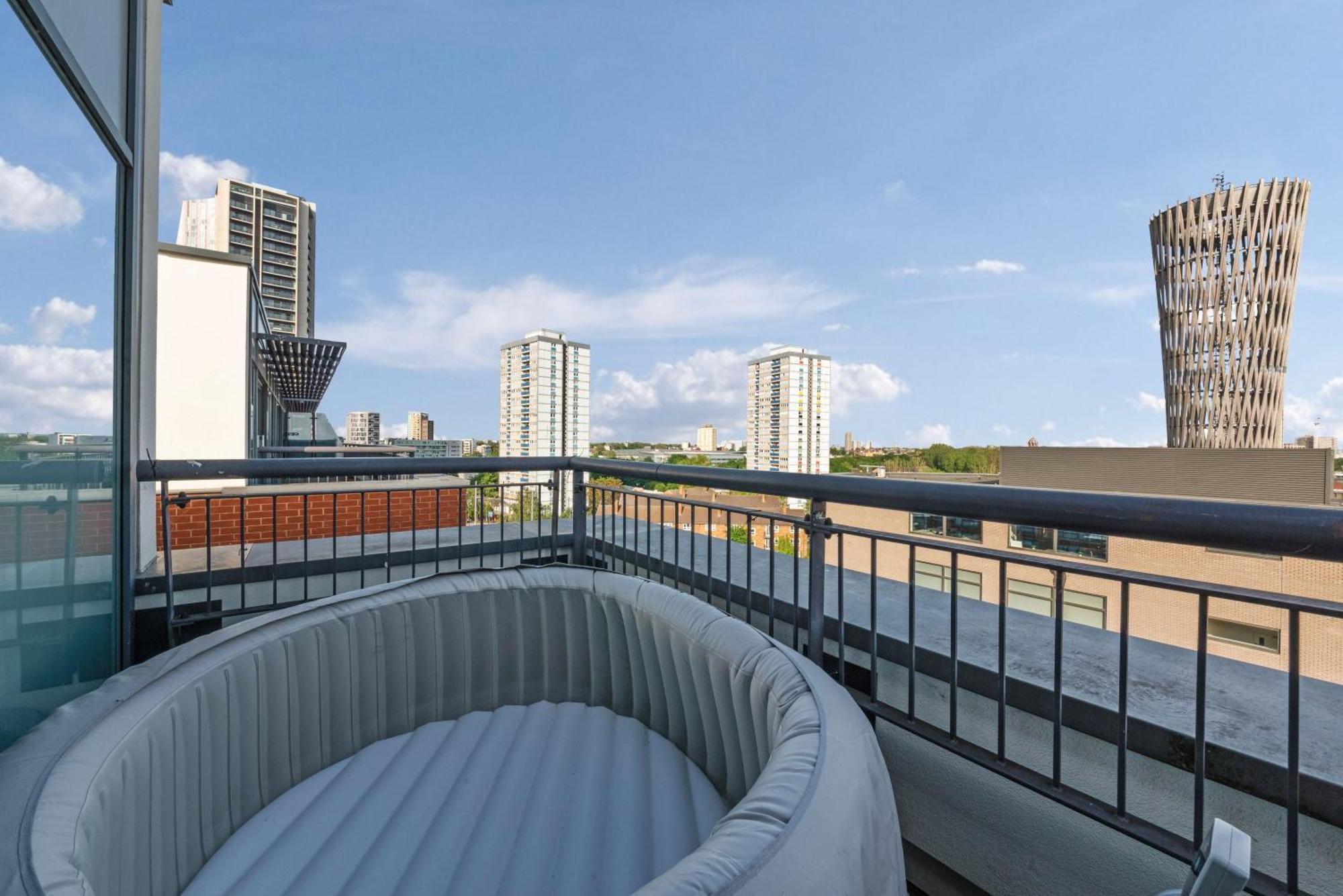 Penthouse W/ Hot Tub Near Stratford, Westfield Londres