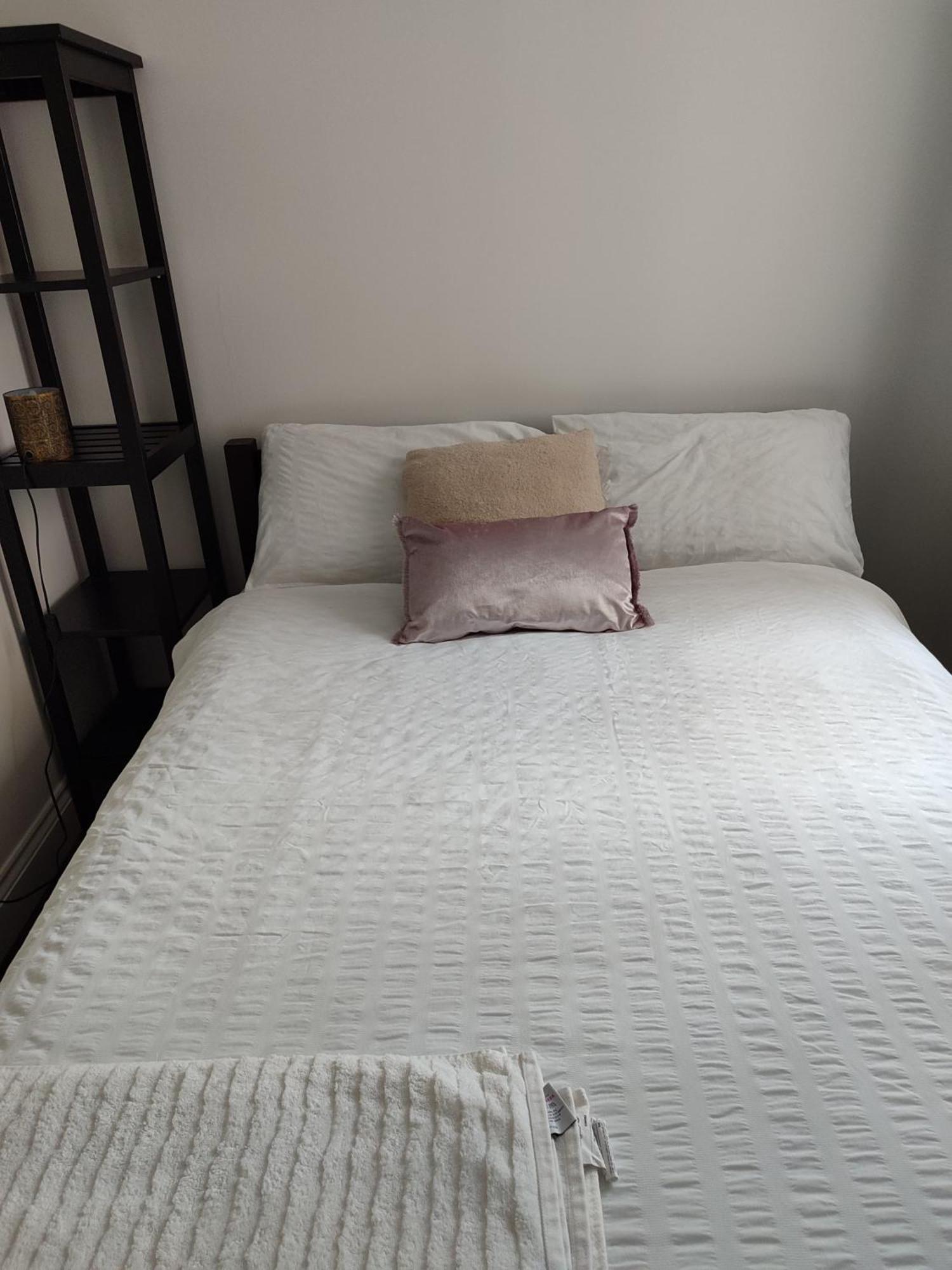 Comfortable Two Bedroom Modern Apartment