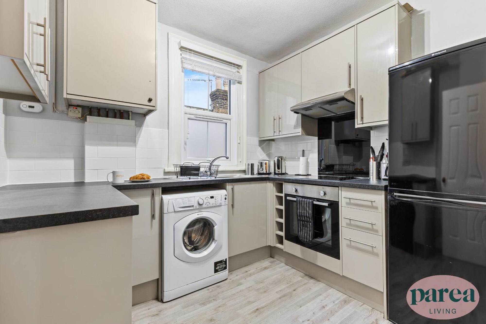 Parea Living - Leytonstone, 2-bedroom Serviced Apartment, Free Parking, Remote Working Londres