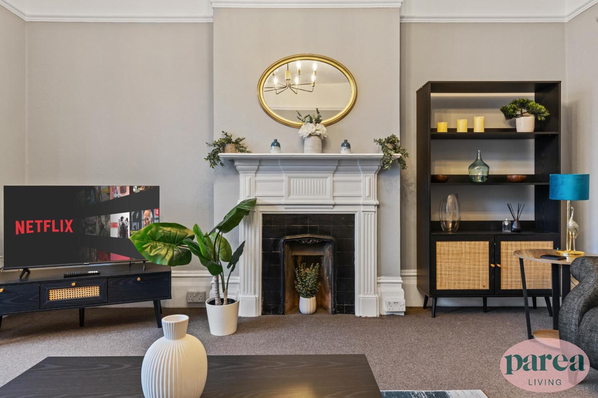 Parea Living - Leytonstone, 2-bedroom Serviced Apartment, Free Parking, Remote Working Apartamento