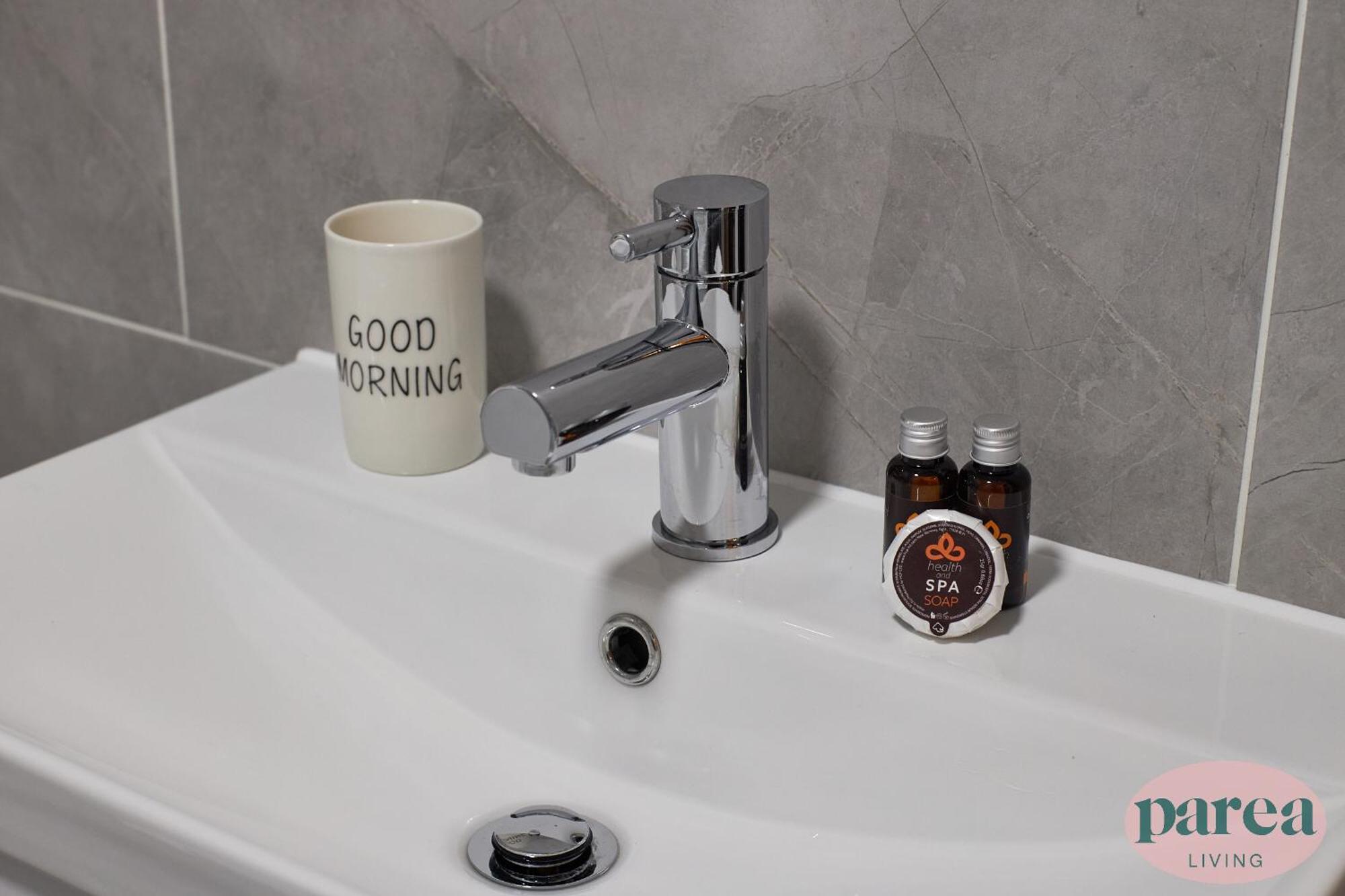 Parea Living - Leytonstone, 2-bedroom Serviced Apartment, Free Parking, Remote Working Apartamento Londres