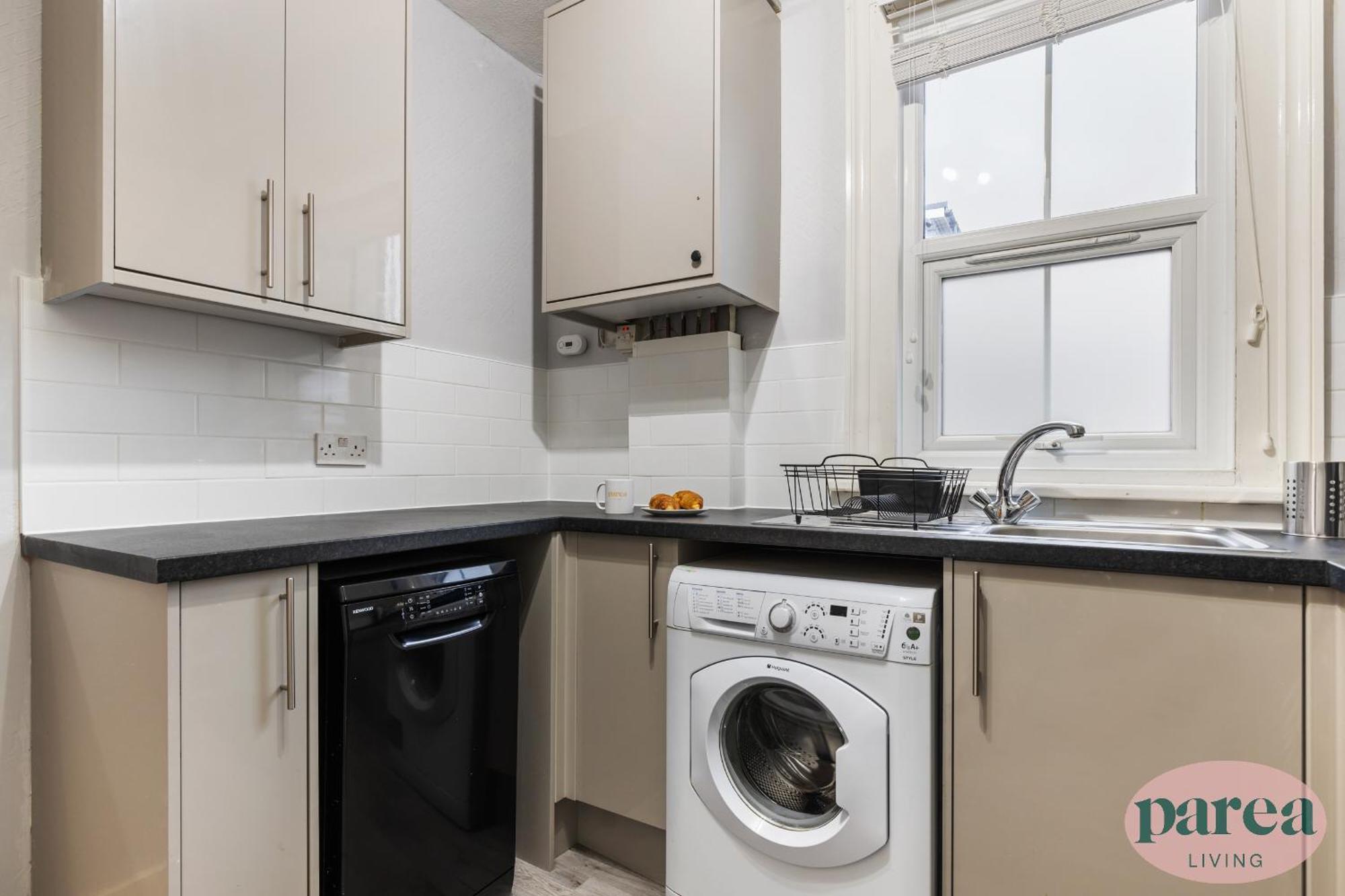 Parea Living - Leytonstone, 2-bedroom Serviced Apartment, Free Parking, Remote Working Apartamento *
