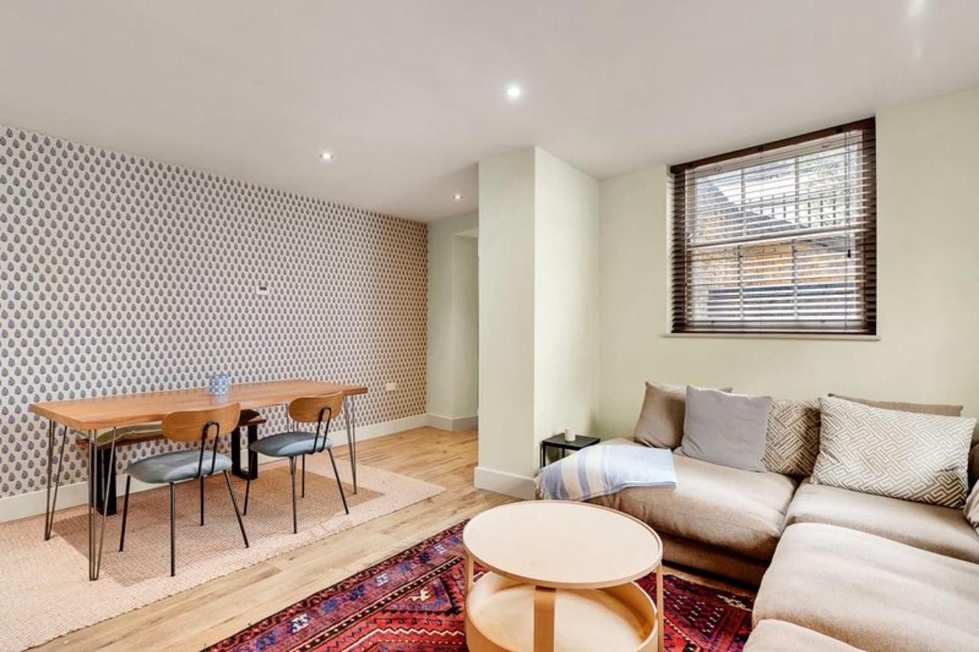 Cosy Urban Retreat *